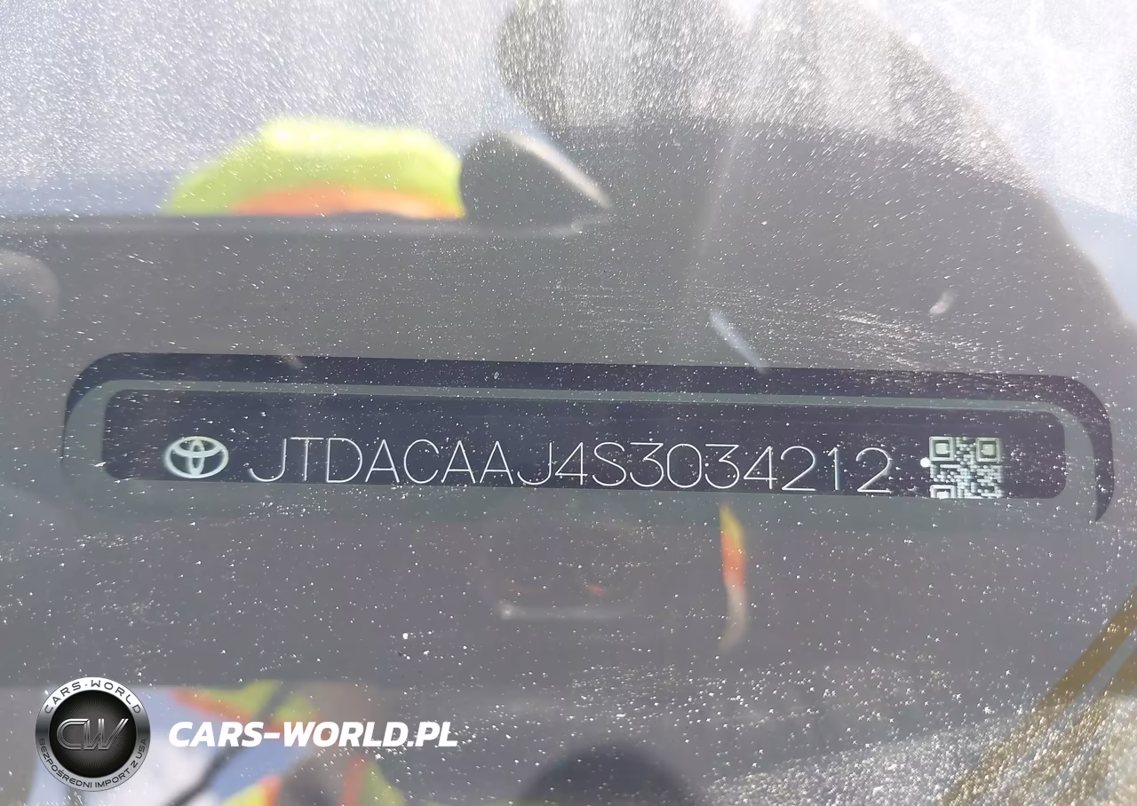 2025 Toyota Crown Signia Limited VIN:JTDACAAJ4S3034212 - 9