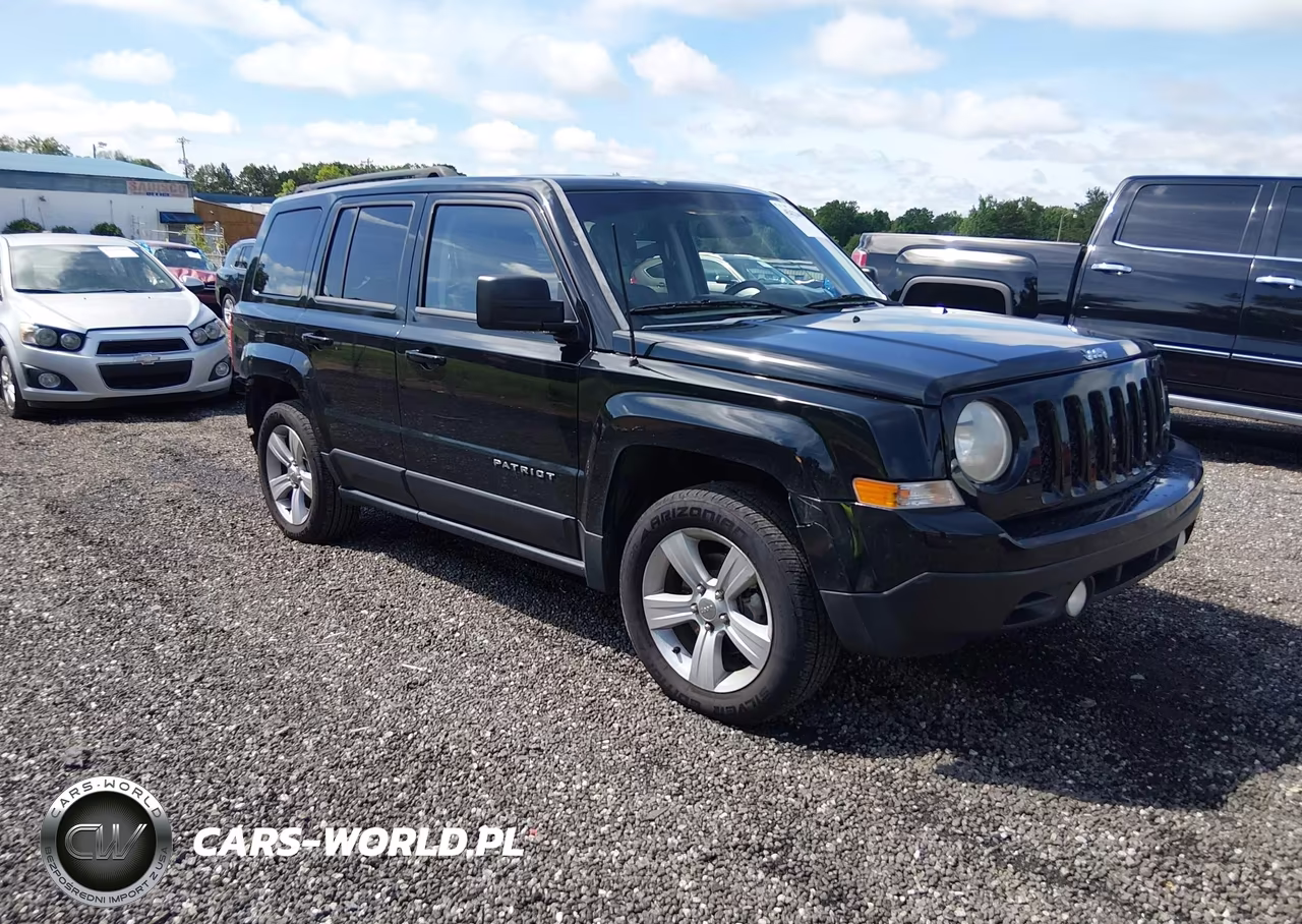 2013 Jeep Patriot Latitude – zdjęcie 1 z 17
