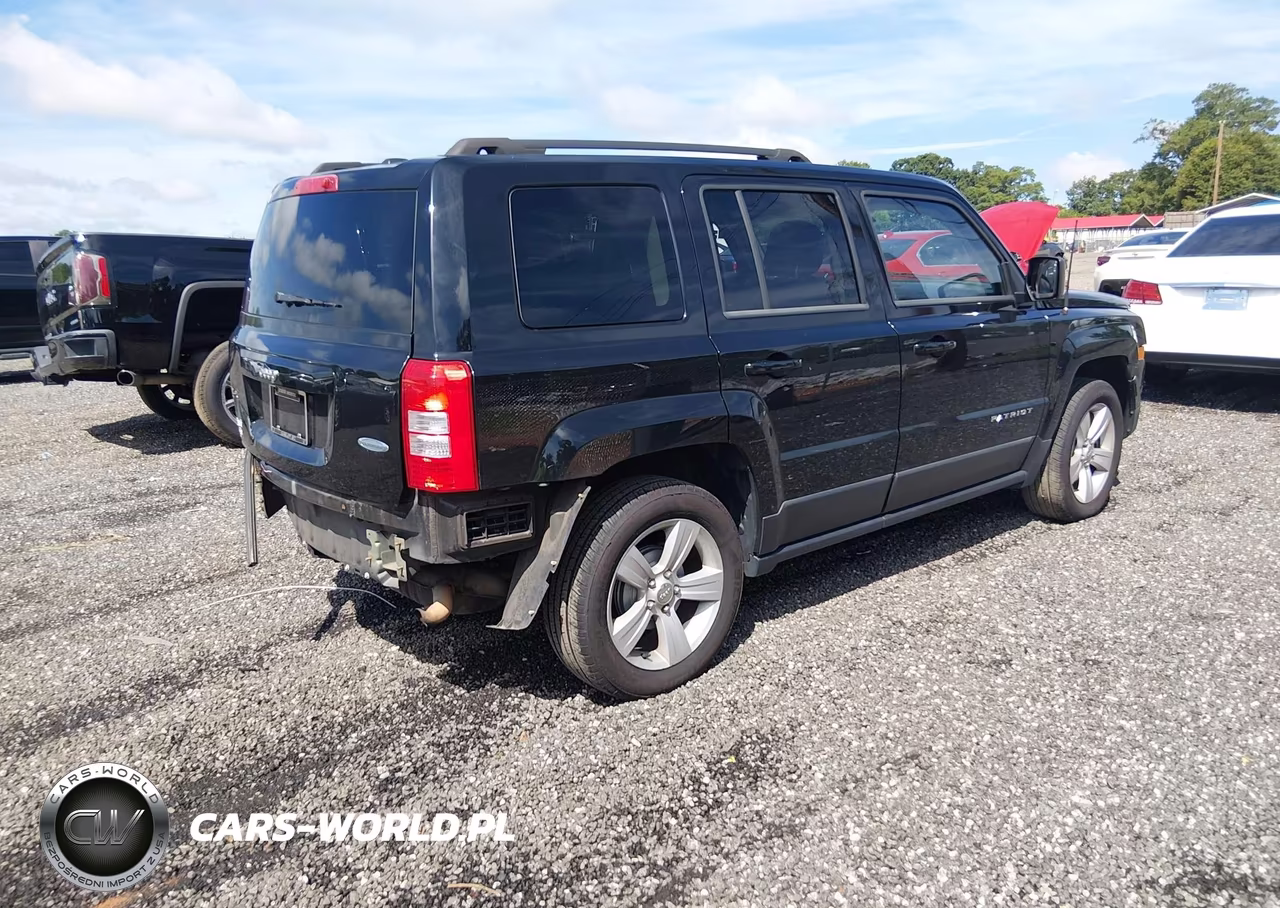 2013 Jeep Patriot Latitude VIN:1C4NJPFB4DD213245 - 4