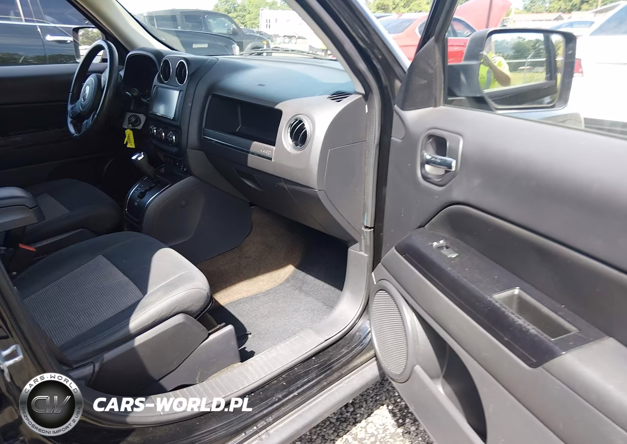 2013 Jeep Patriot Latitude VIN:1C4NJPFB4DD213245 - 5
