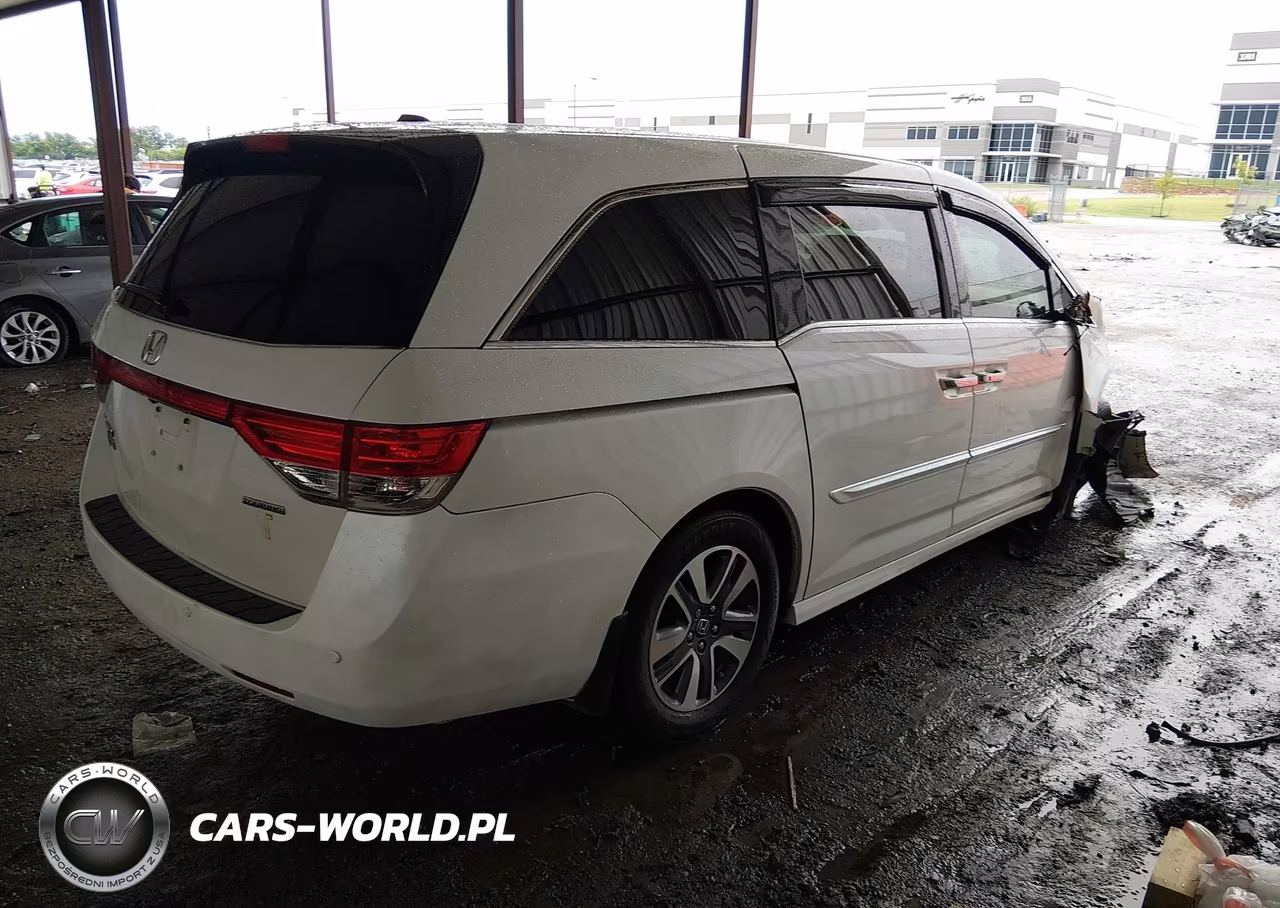 2015 Honda Odyssey Touring-Touring Elite VIN:5FNRL5H92FB118463 - 4