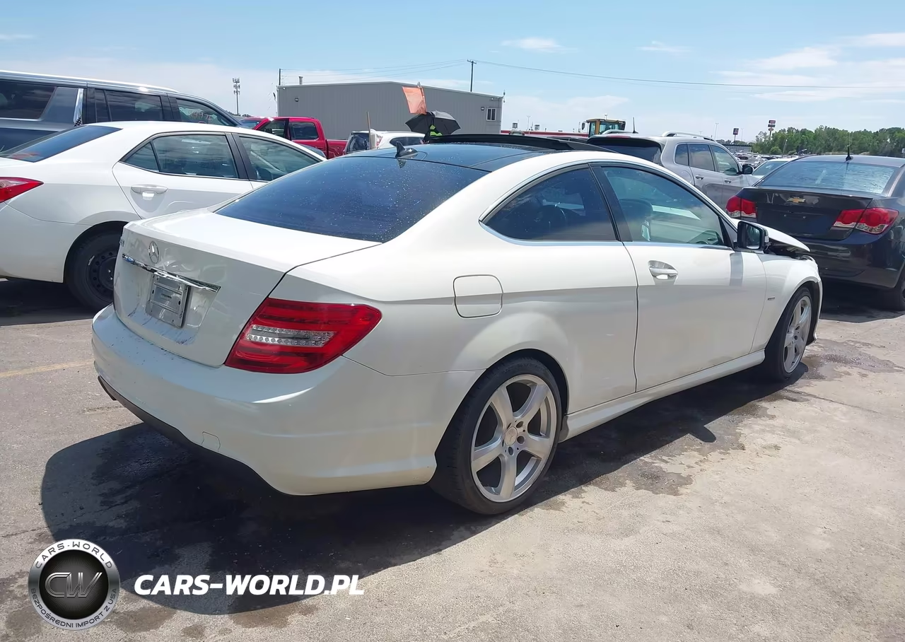 2012 Mercedes-Benz C 250 VIN:WDDGJ4HB4CF847832 - 4