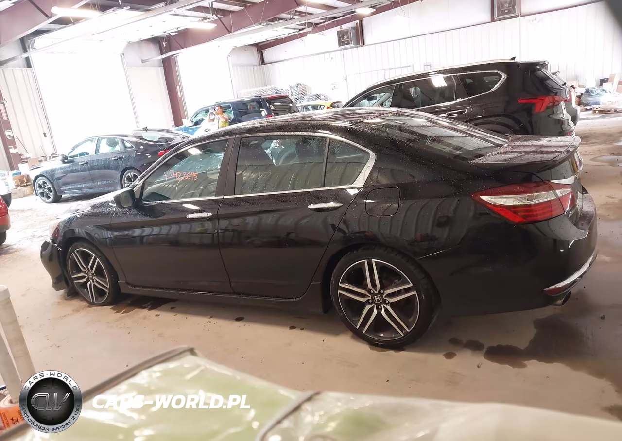 2017 Honda Accord Sport VIN:1HGCR2F53HA182673 - 14