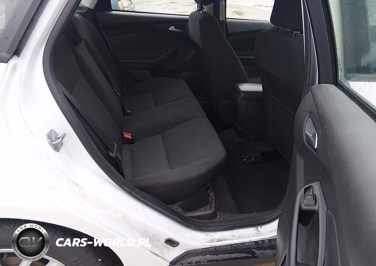 2018 Ford Focus Se VIN:1FADP3F23JL212548 - 8