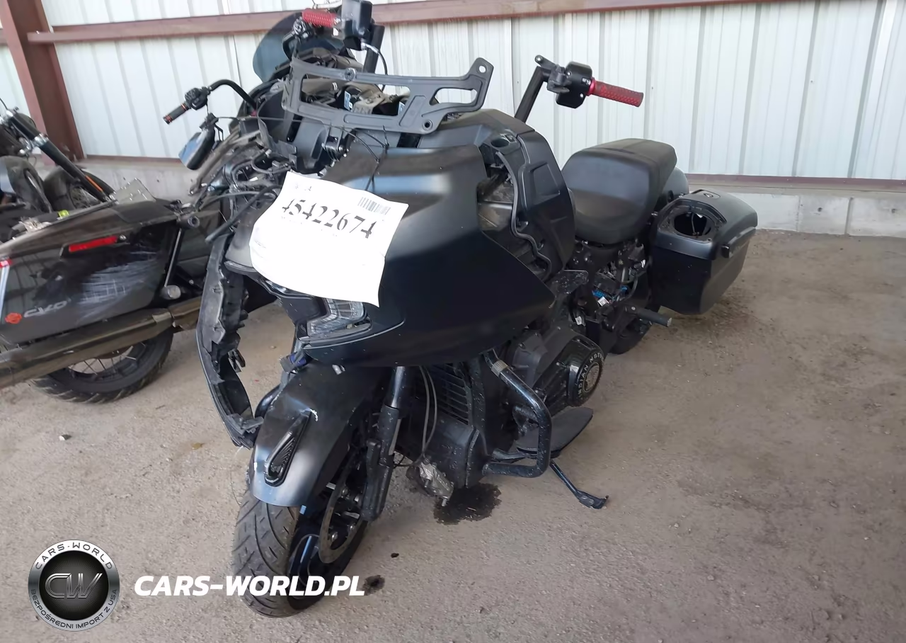 2022 Indian Motorcycle Co. Challenger Dark Horse VIN:56KLCCRR9N3405944 - 2