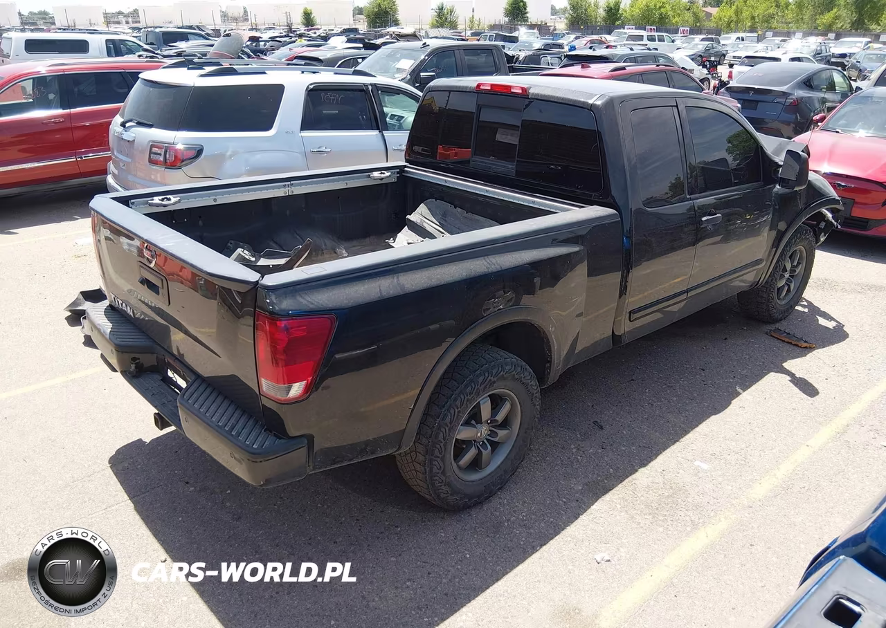 2015 Nissan Titan Pro-4X-S-Sv VIN:1N6AA0CC1FN502466 - 4