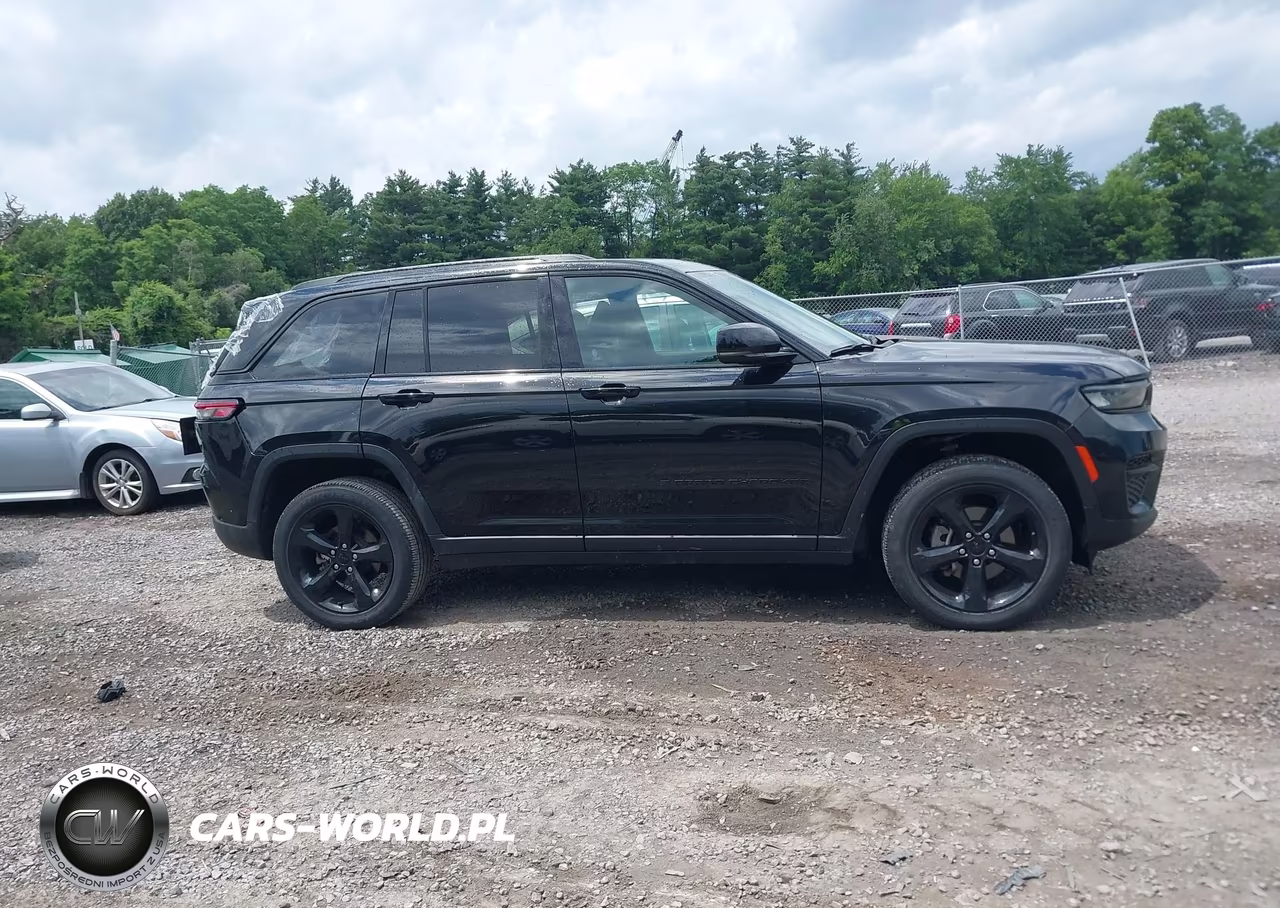 2023 Jeep Grand Cherokee Altitude X 4X4 VIN:1C4RJHAG0PC661941 - 13