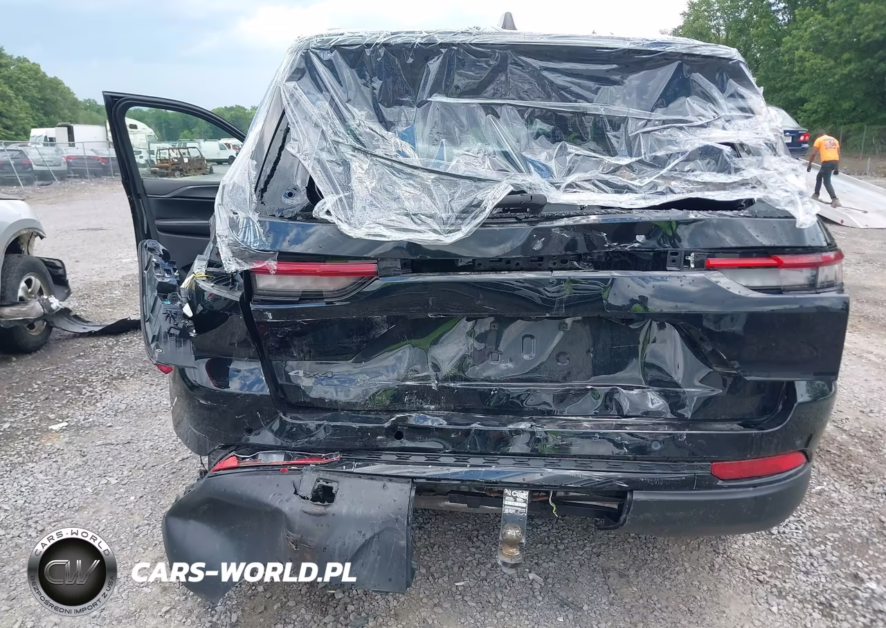 2023 Jeep Grand Cherokee Altitude X 4X4 VIN:1C4RJHAG0PC661941 - 17