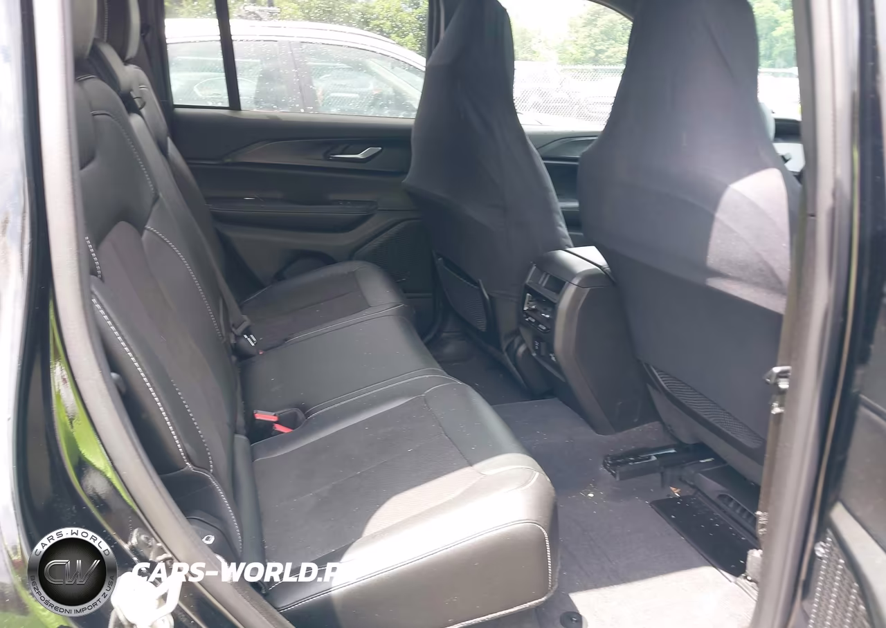 2023 Jeep Grand Cherokee Altitude X 4X4 VIN:1C4RJHAG0PC661941 - 8