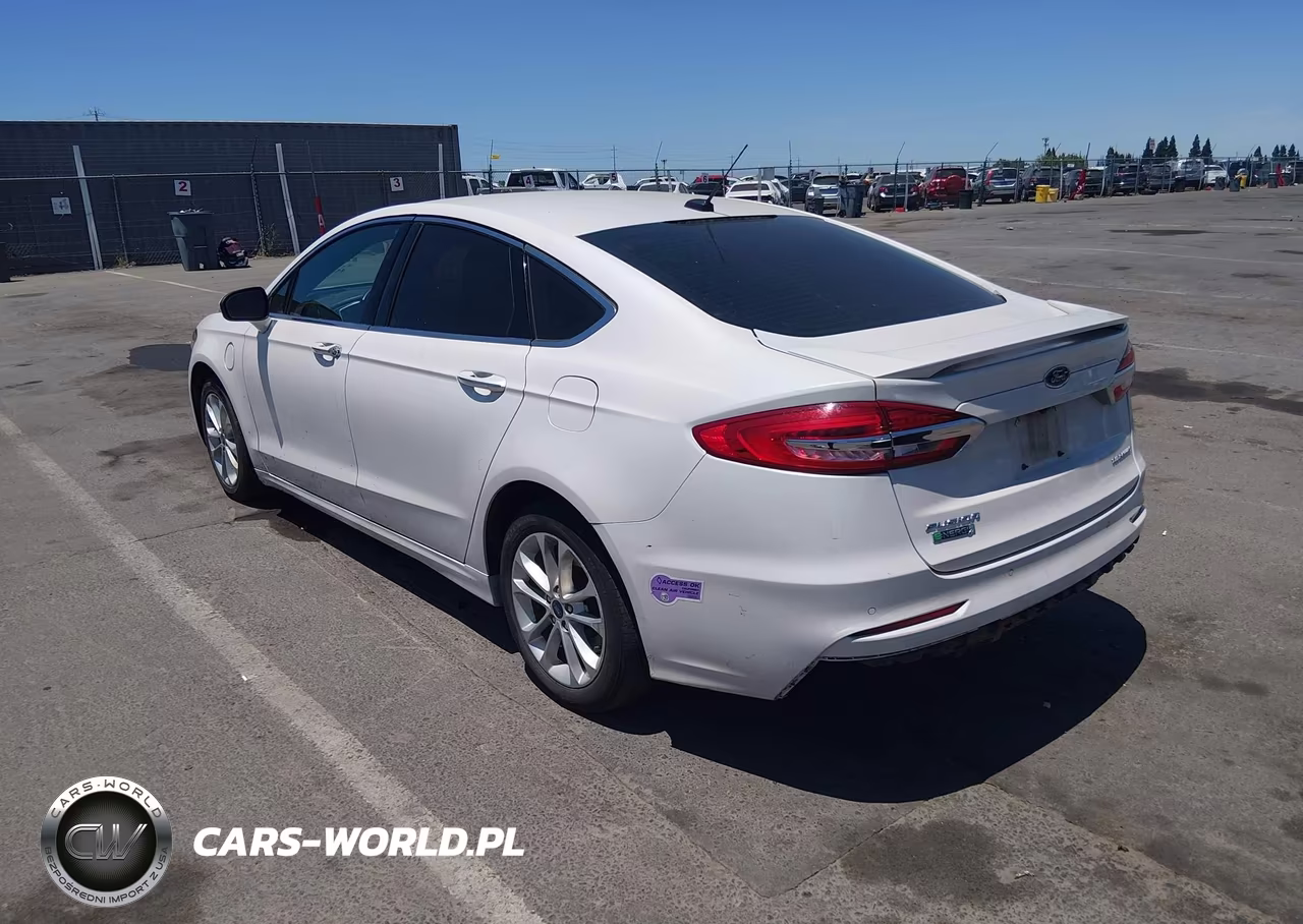 2019 Ford Fusion Energi Titanium VIN:3FA6P0SU7KR177837 - 3