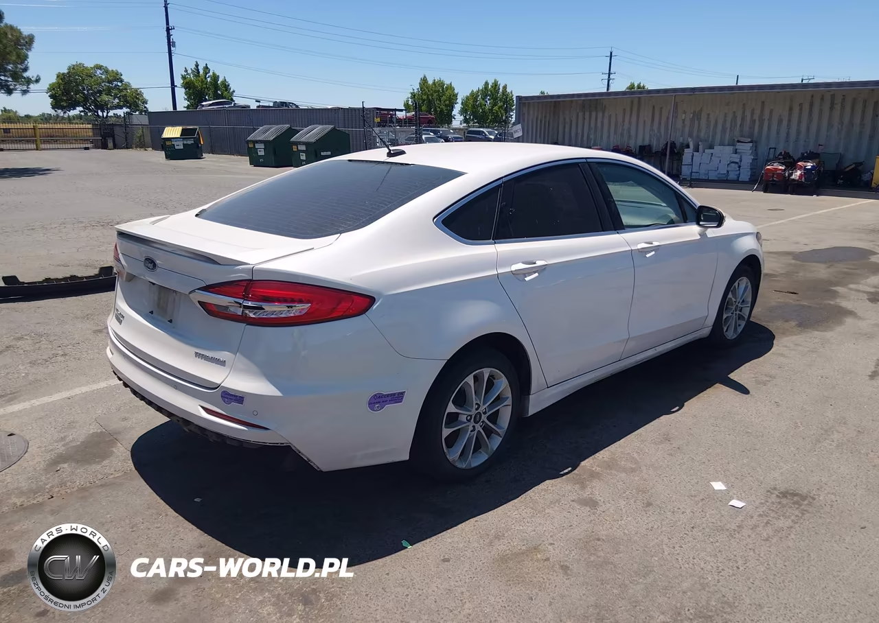 2019 Ford Fusion Energi Titanium VIN:3FA6P0SU7KR177837 - 4