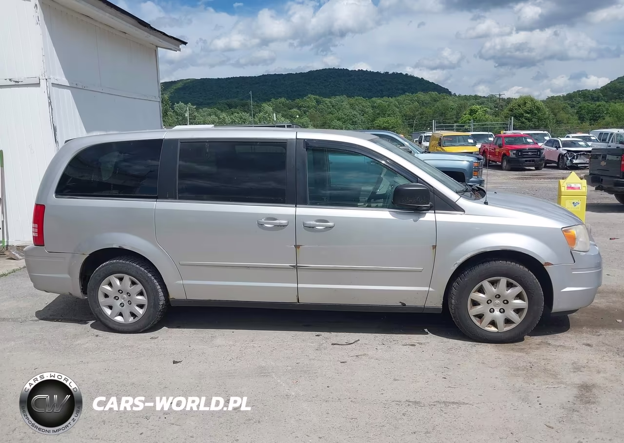 2009 Chrysler Town & Country Lx VIN:2A8HR44E89R526684 - 6