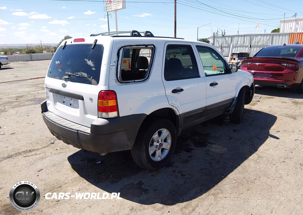 2005 Ford Escape Xlt VIN:1FMYU03145KD41677 - 4