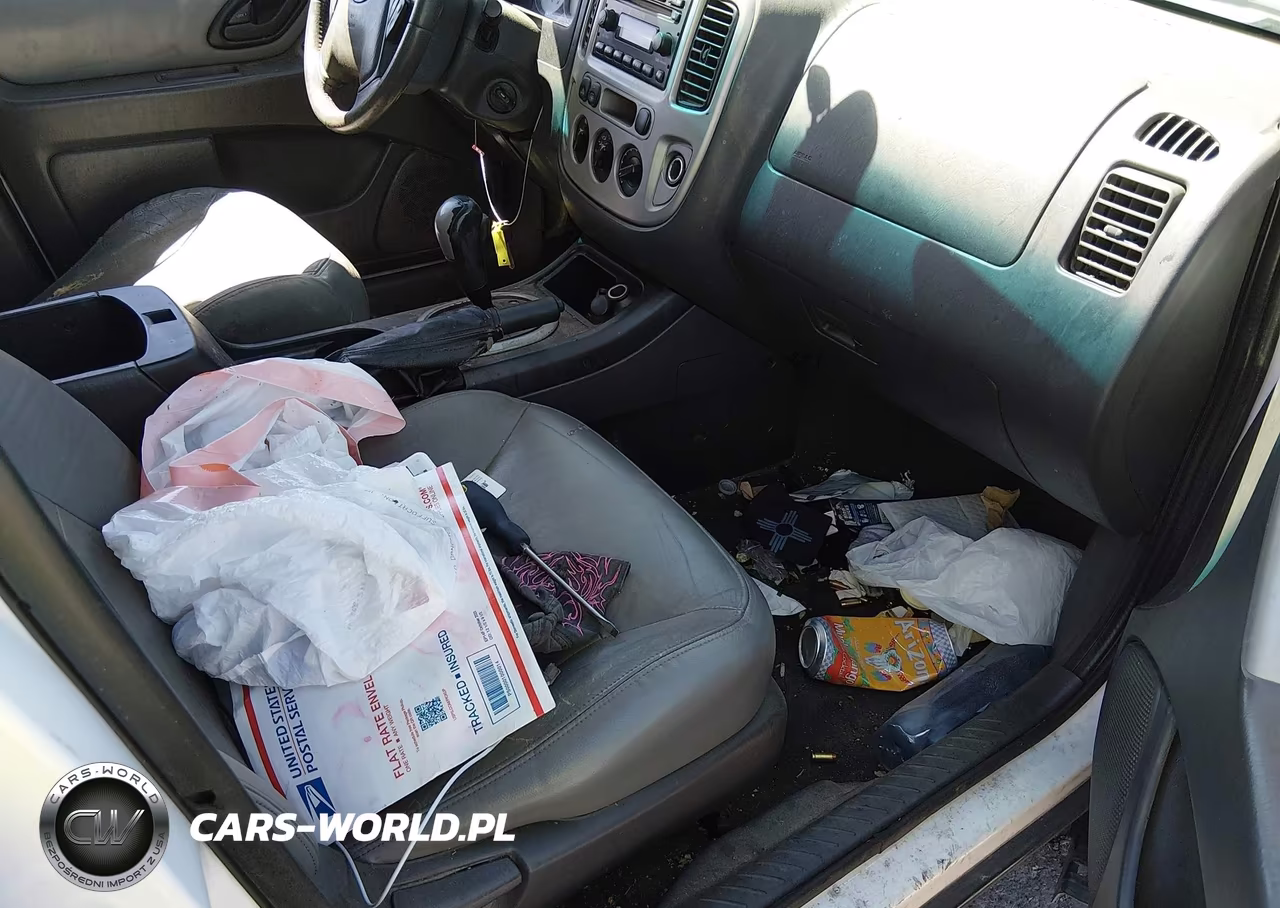 2005 Ford Escape Xlt VIN:1FMYU03145KD41677 - 5