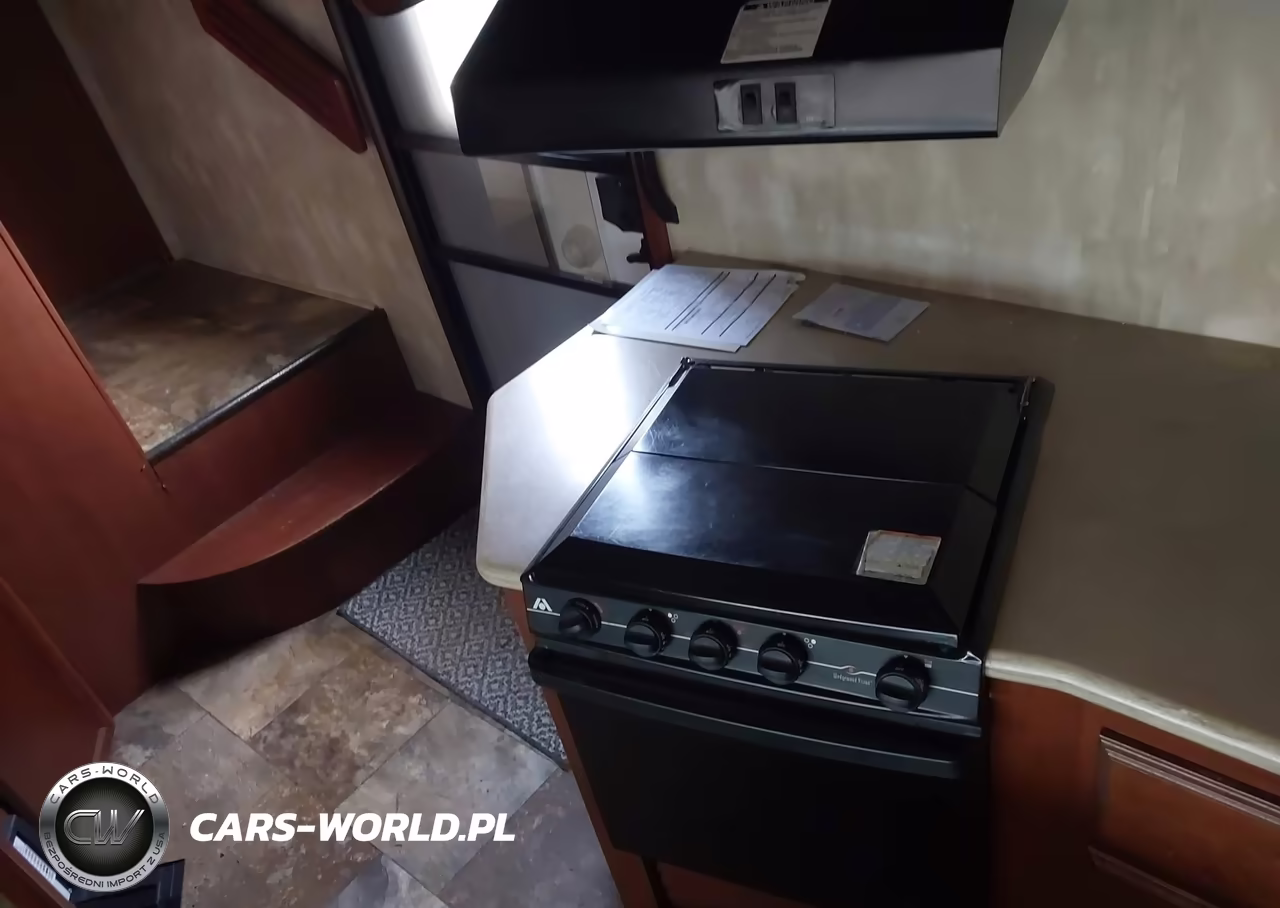 2015 Winnebago Other VIN:54CB12Y28F1V11272 - 12