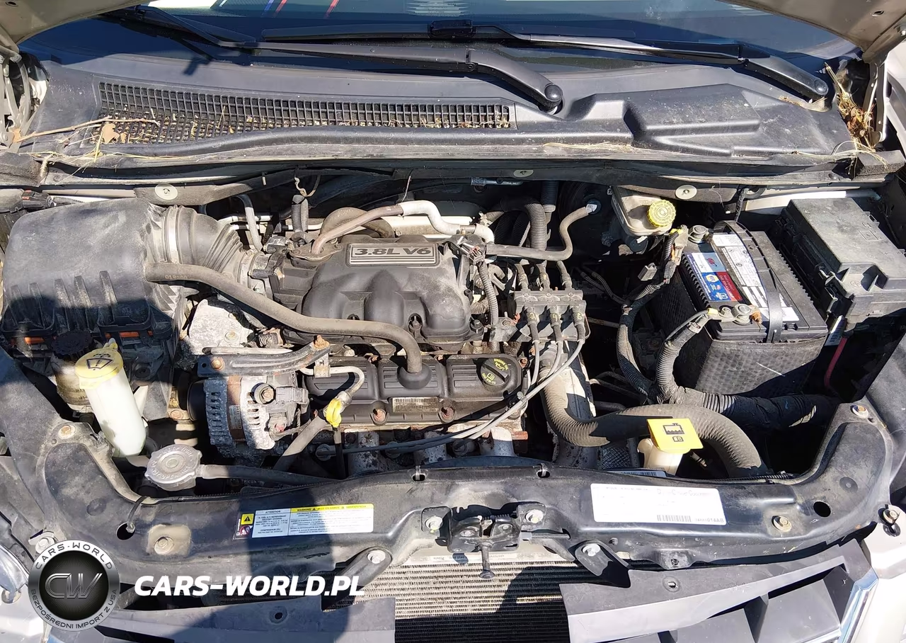 2008 Chrysler Town & Country Touring VIN:2A8HR54P88R716975 - 10