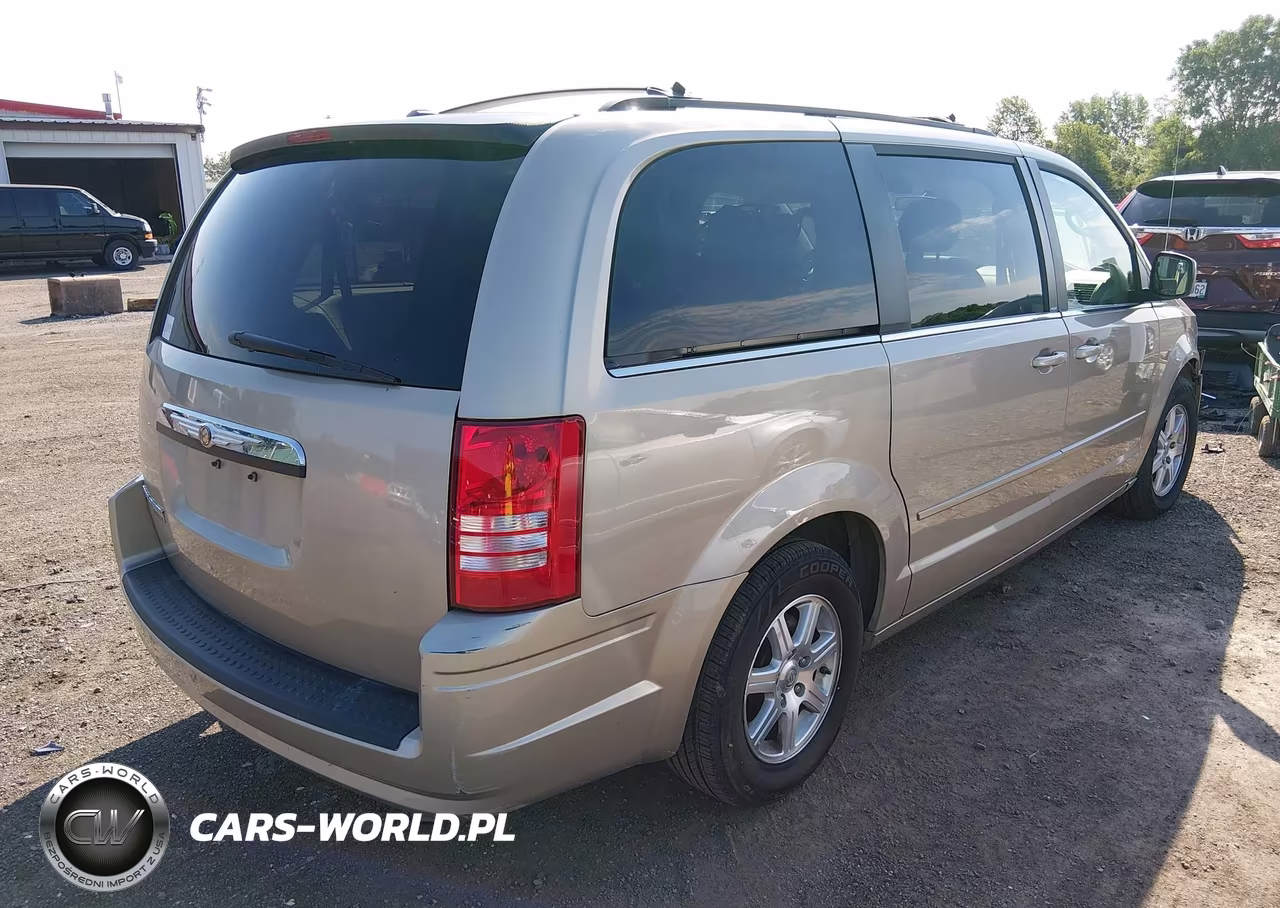 2008 Chrysler Town & Country Touring VIN:2A8HR54P88R716975 - 4