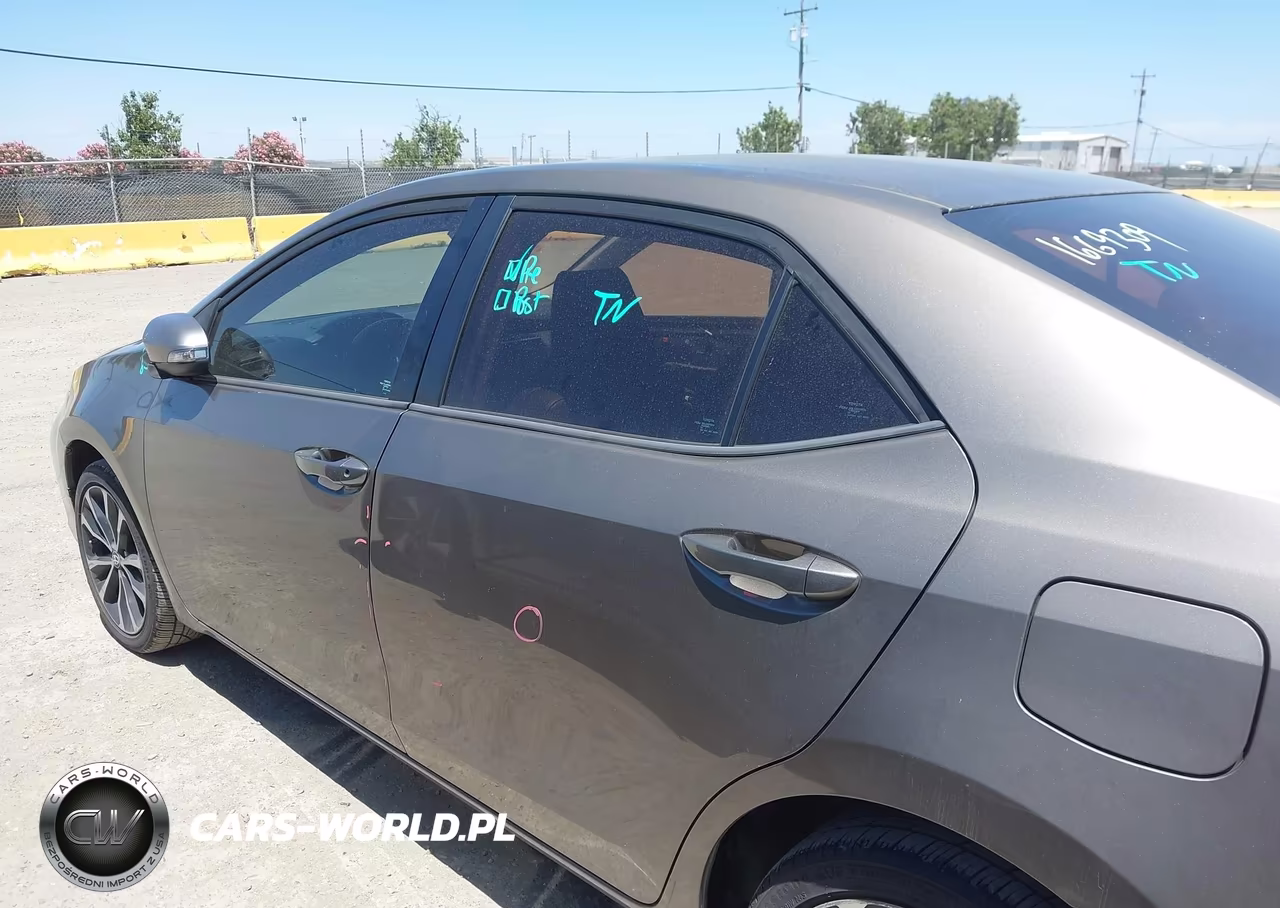2017 Toyota Corolla Se VIN:5YFBURHE0HP687385 - 15