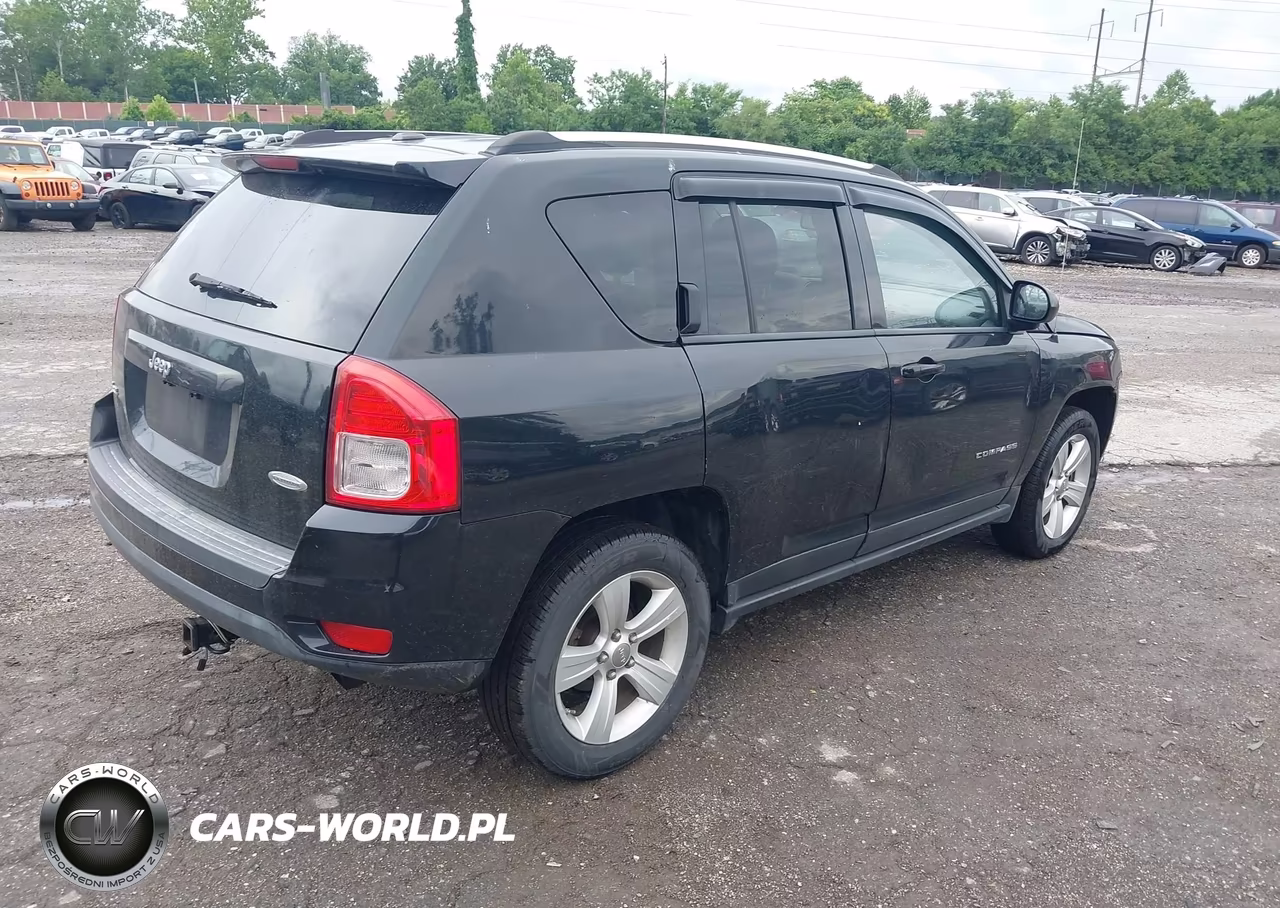 2012 Jeep Compass Latitude VIN:1C4NJDEB1CD676006 - 4