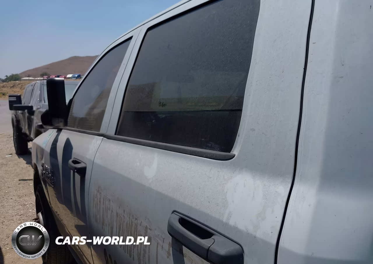 2017 Ram 3500 Chassis Tradesman-Slt-Laramie VIN:3C7WRTCLXHG615222 - 17