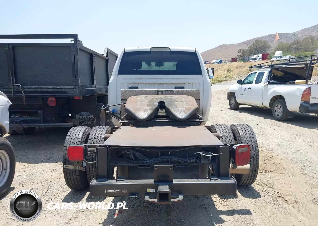 2017 Ram 3500 Chassis Tradesman-Slt-Laramie VIN:3C7WRTCLXHG615222 - 18