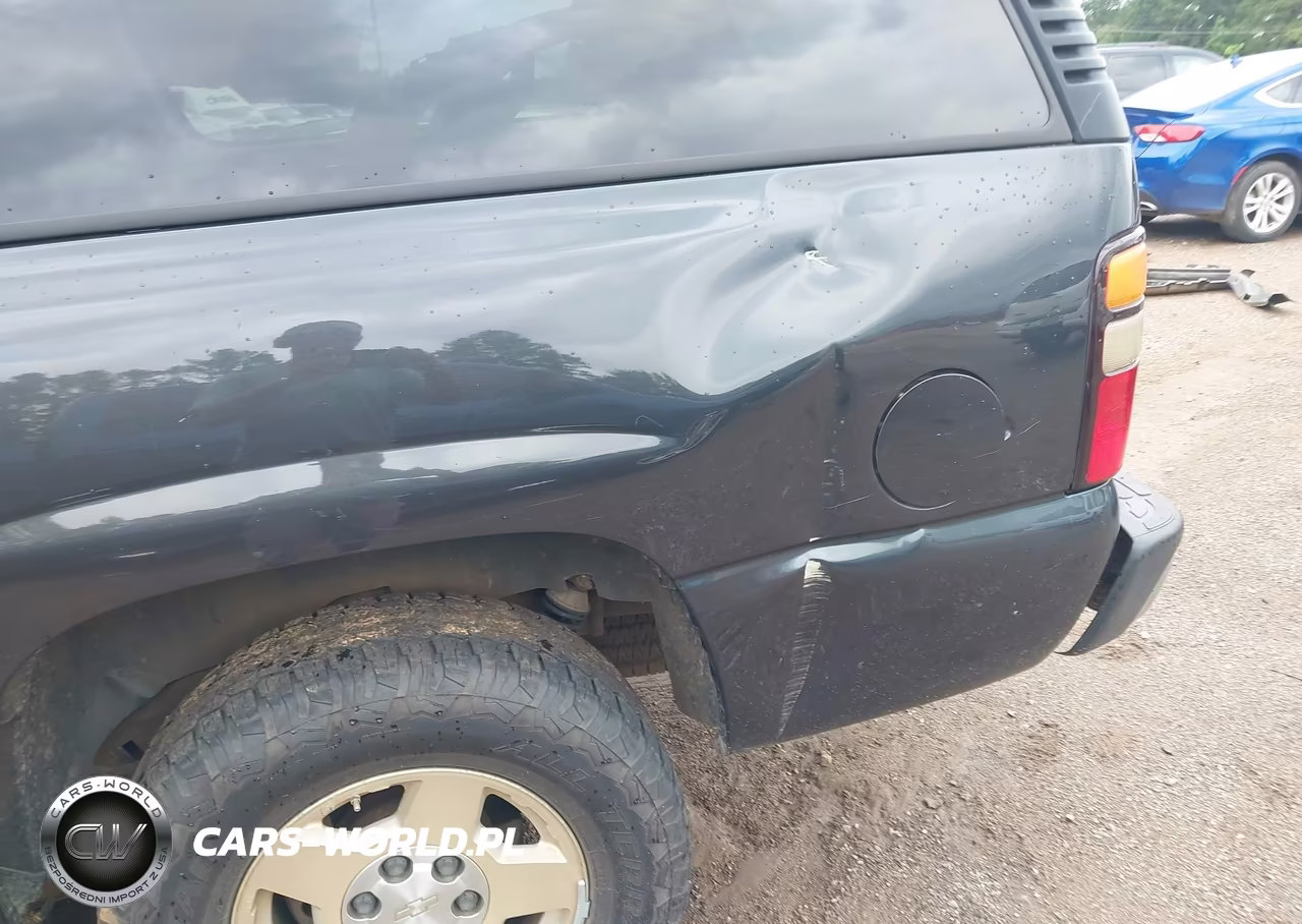 2004 Chevrolet Suburban 1500 Ls VIN:1GNEC16Z04J176630 - 13