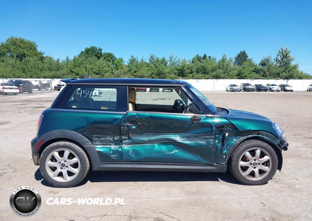 2010 Mini Cooper S VIN:WMWMF7C59ATW89050 - 14
