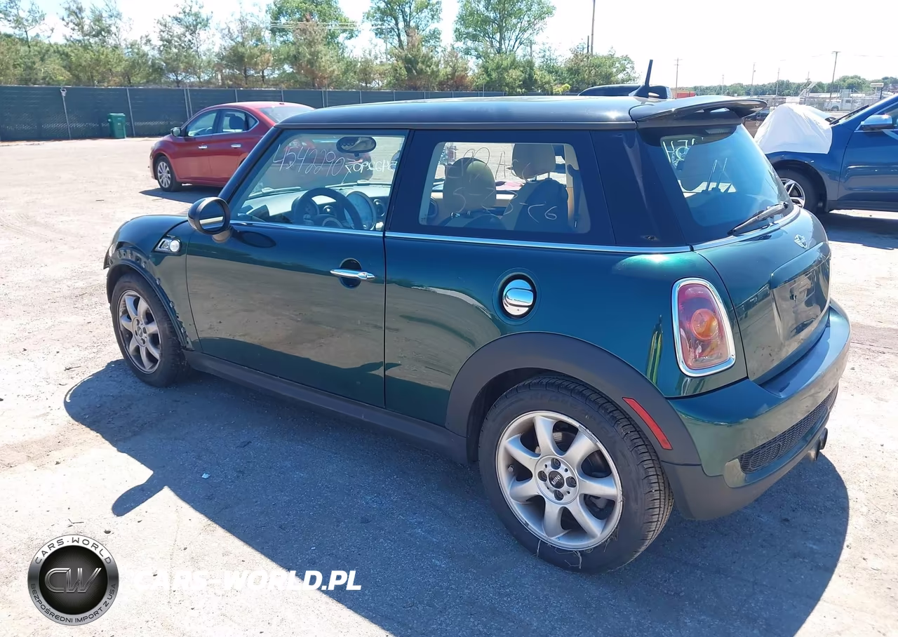 2010 Mini Cooper S VIN:WMWMF7C59ATW89050 - 3