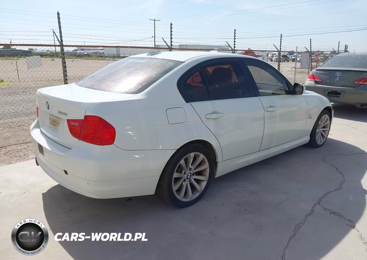 2011 BMW 328I xDrive VIN:WBAPK5C50BF126742 - 4