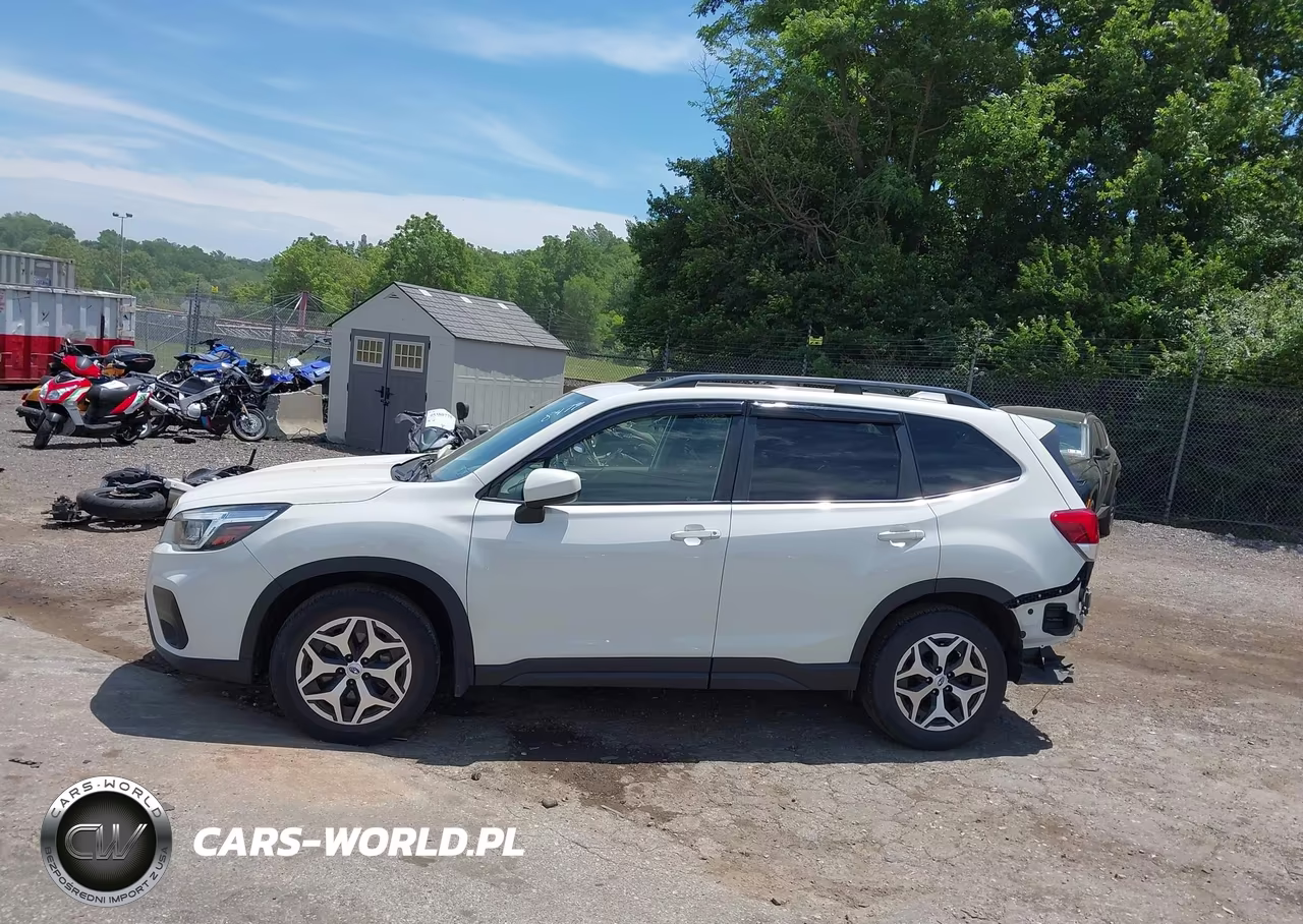 2019 Subaru Forester Premium VIN:JF2SKAGC9KH588477 - 14
