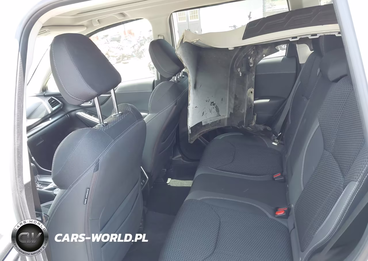 2019 Subaru Forester Premium VIN:JF2SKAGC9KH588477 - 8