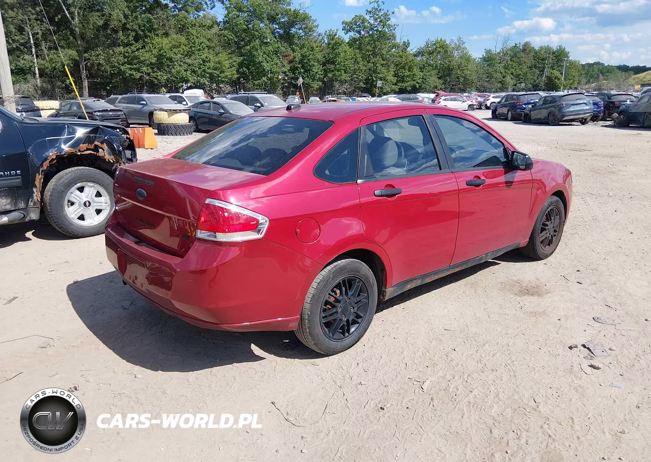 2010 Ford Focus Se VIN:1FAHP3FN8AW298305 - 4