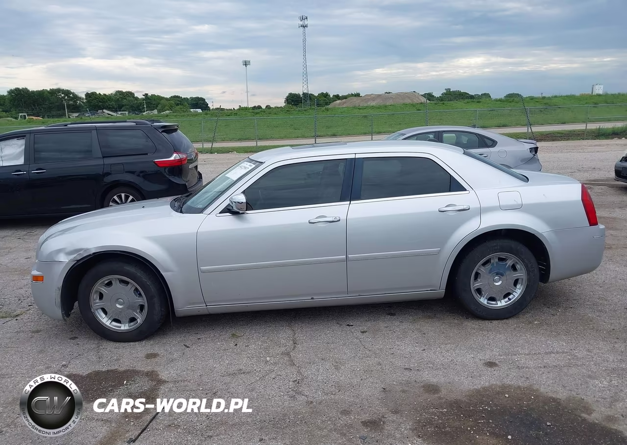 2005 Chrysler 300 Touring VIN:2C3AA53G35H644610 - 14