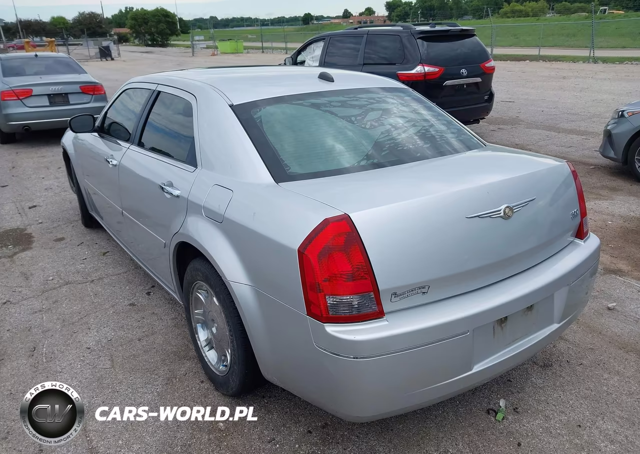 2005 Chrysler 300 Touring VIN:2C3AA53G35H644610 - 3