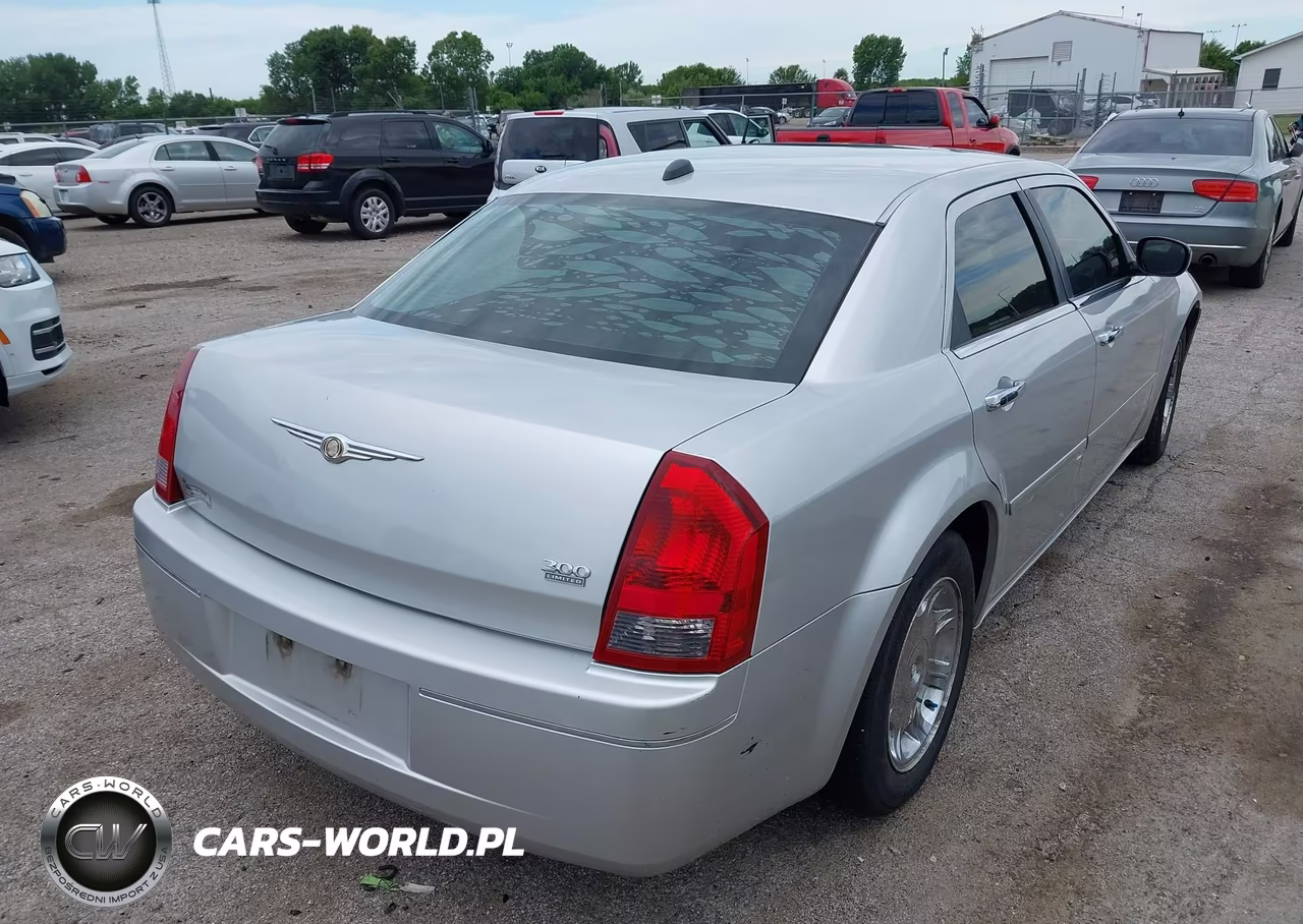 2005 Chrysler 300 Touring VIN:2C3AA53G35H644610 - 4