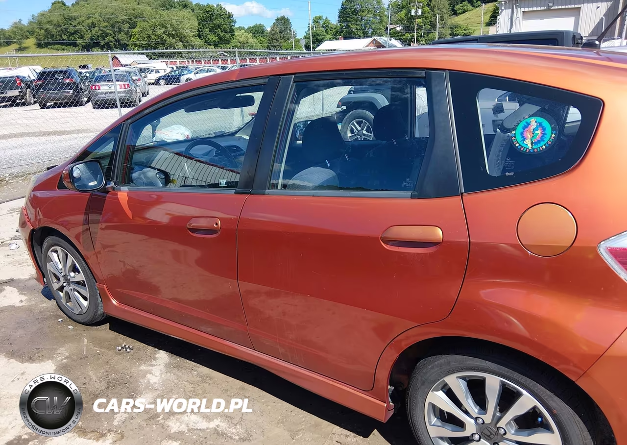 2012 Honda Fit Sport VIN:JHMGE8H5XCC007537 - 15