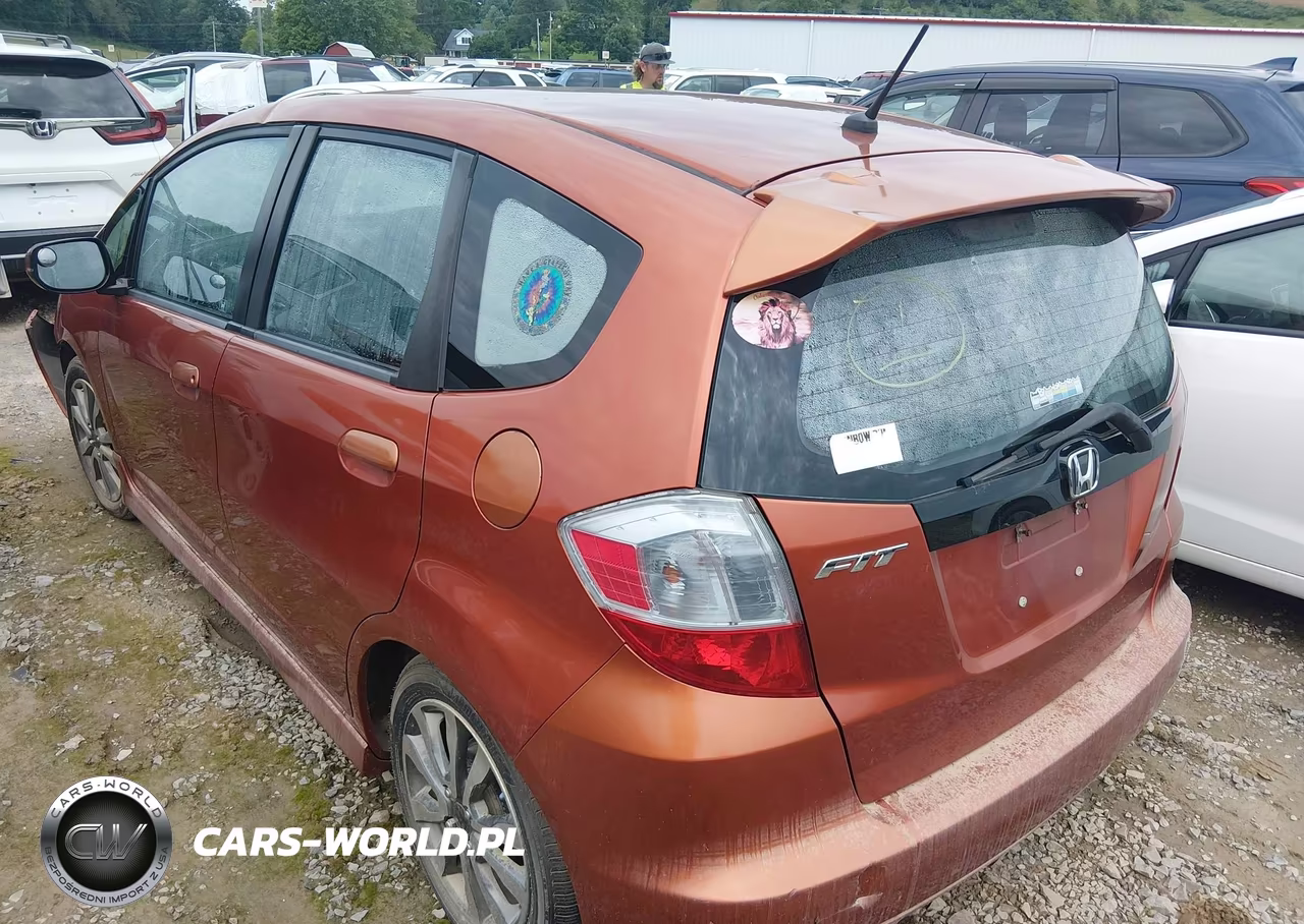2012 Honda Fit Sport VIN:JHMGE8H5XCC007537 - 3