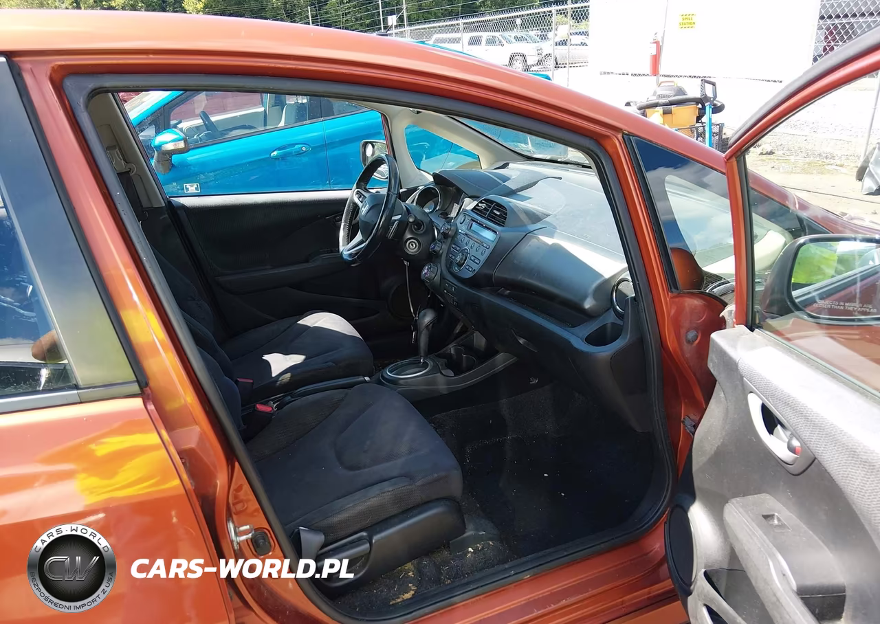 2012 Honda Fit Sport VIN:JHMGE8H5XCC007537 - 5