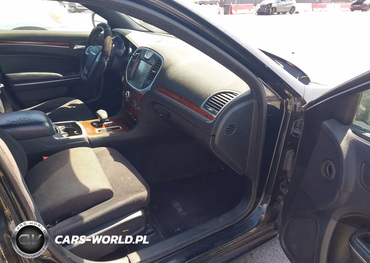 2012 Chrysler 300 VIN:2C3CCAAG1CH165579 - 5