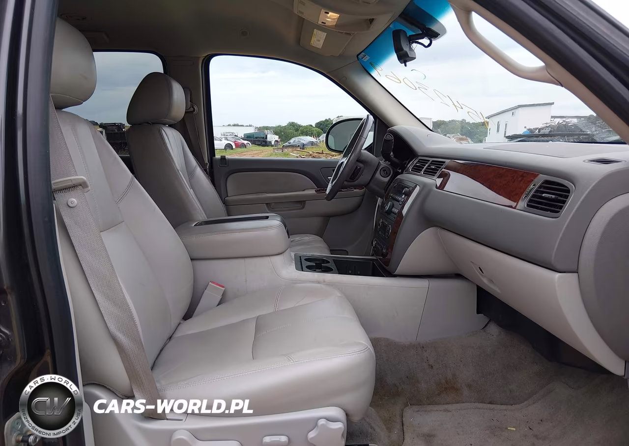 2010 Chevrolet Tahoe Lt VIN:1GNUKBE08AR207160 - 5