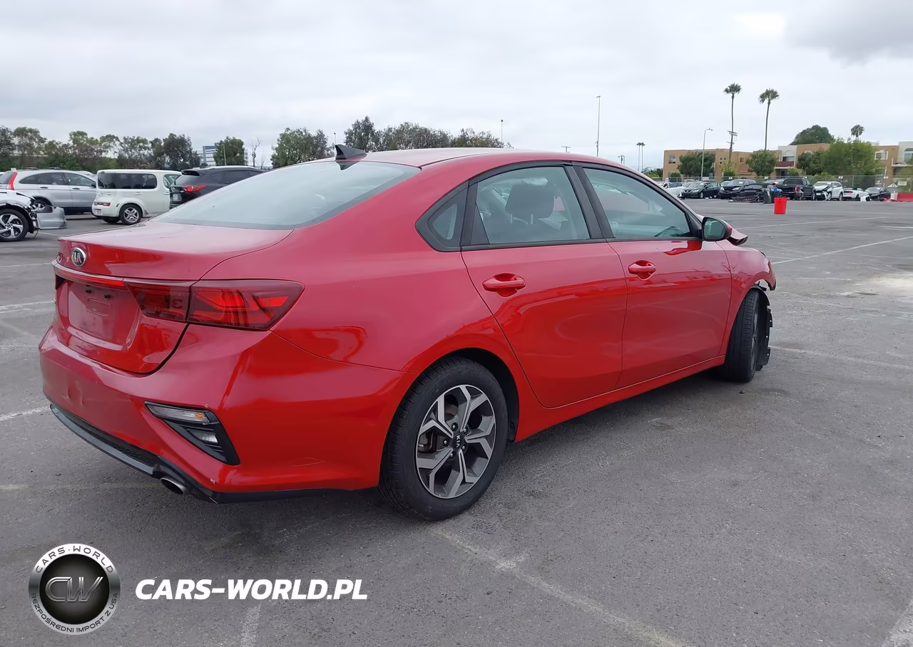 2019 Kia Forte Lxs VIN:3KPF24AD4KE109312 - 4