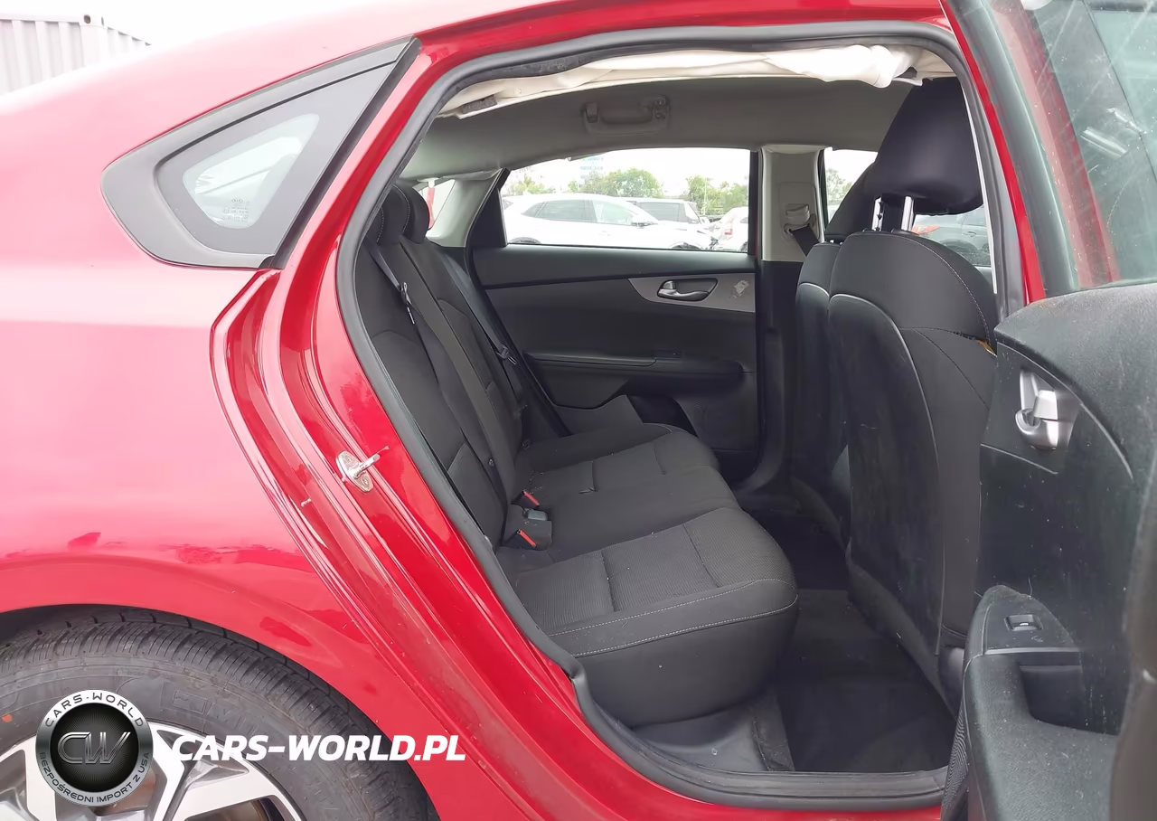 2019 Kia Forte Lxs VIN:3KPF24AD4KE109312 - 8