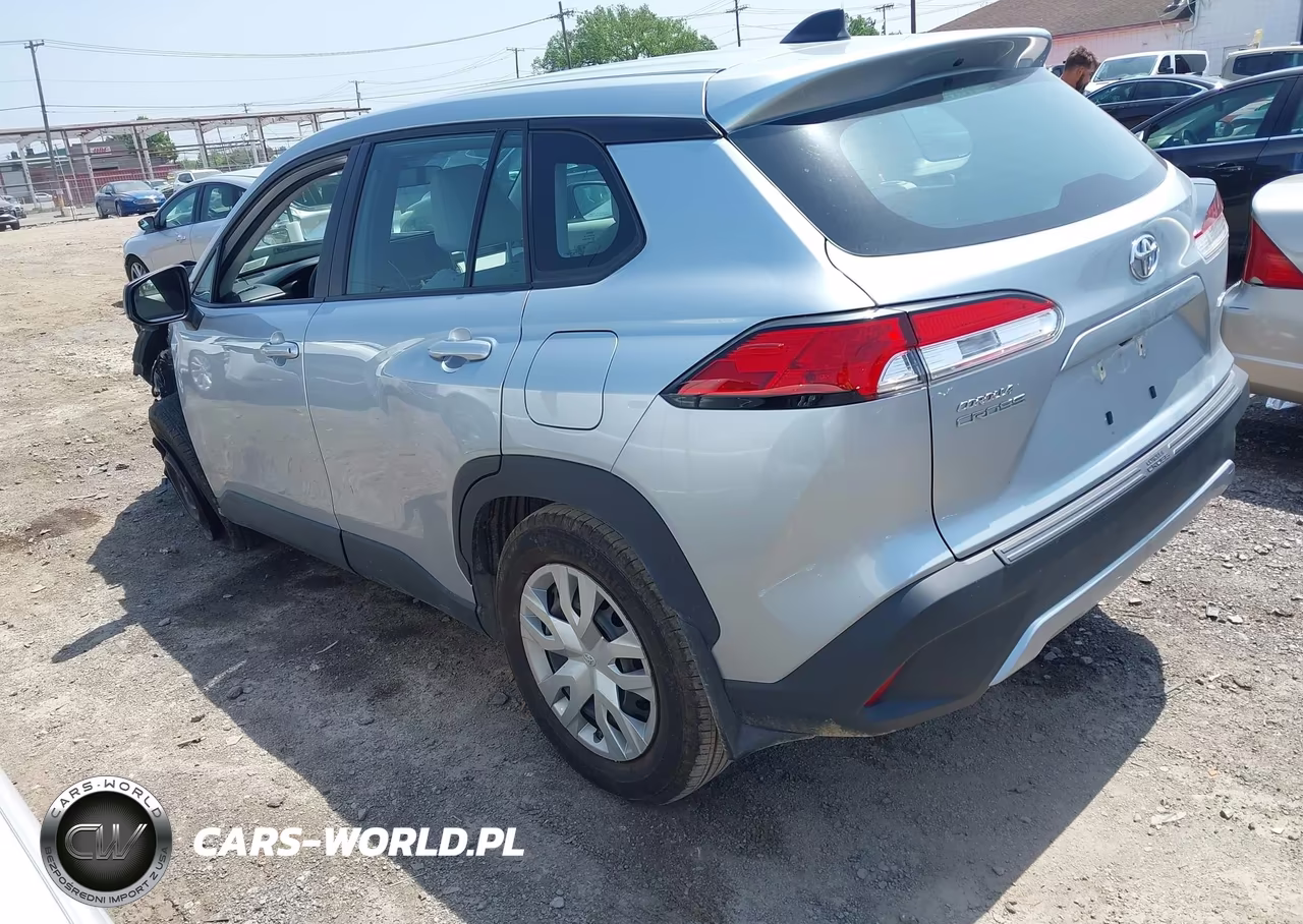 2023 Toyota Corolla Cross L VIN:7MUAAABG7PV057732 - 3