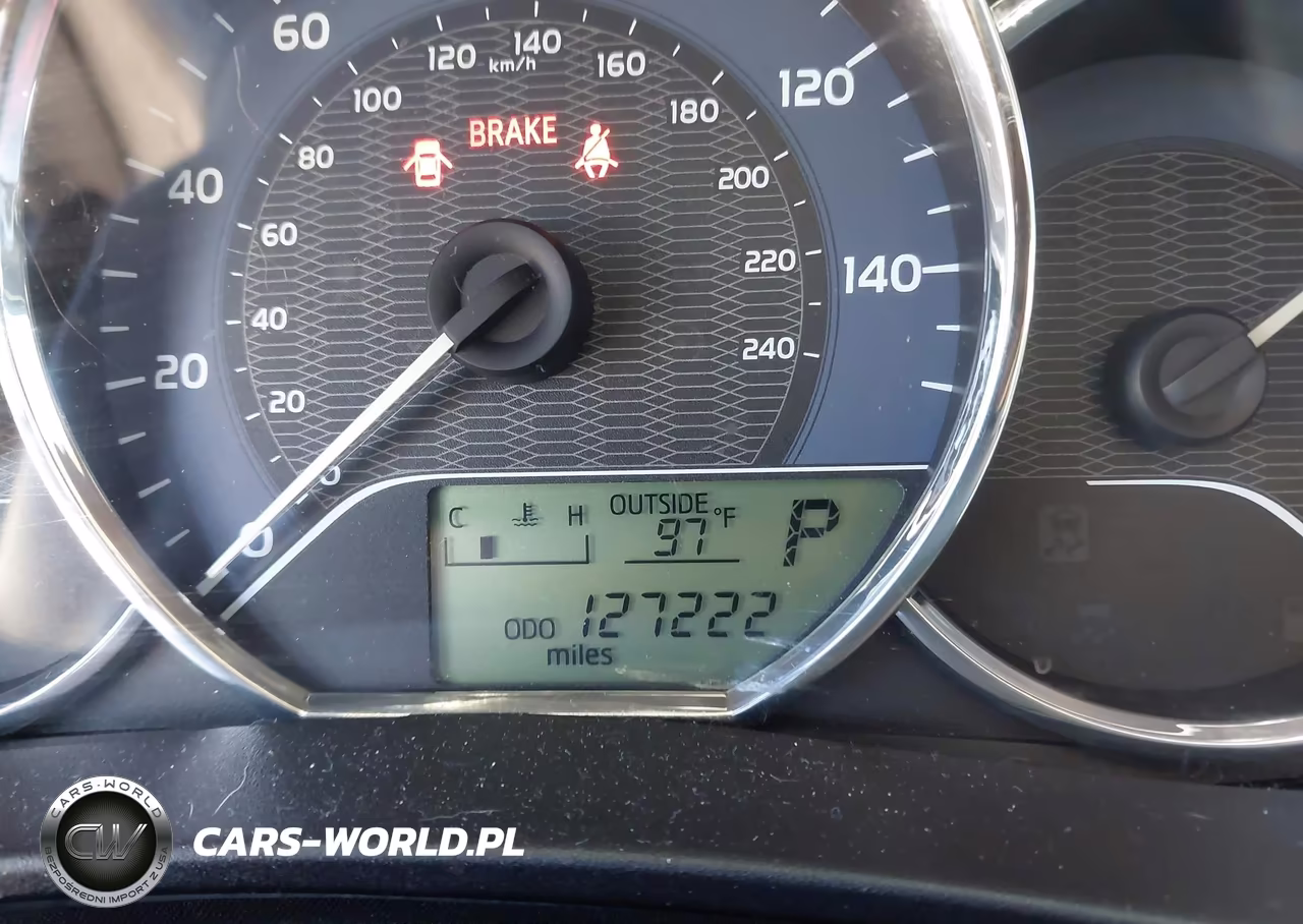 2015 Toyota Corolla L VIN:5YFBURHE7FP185826 - 16