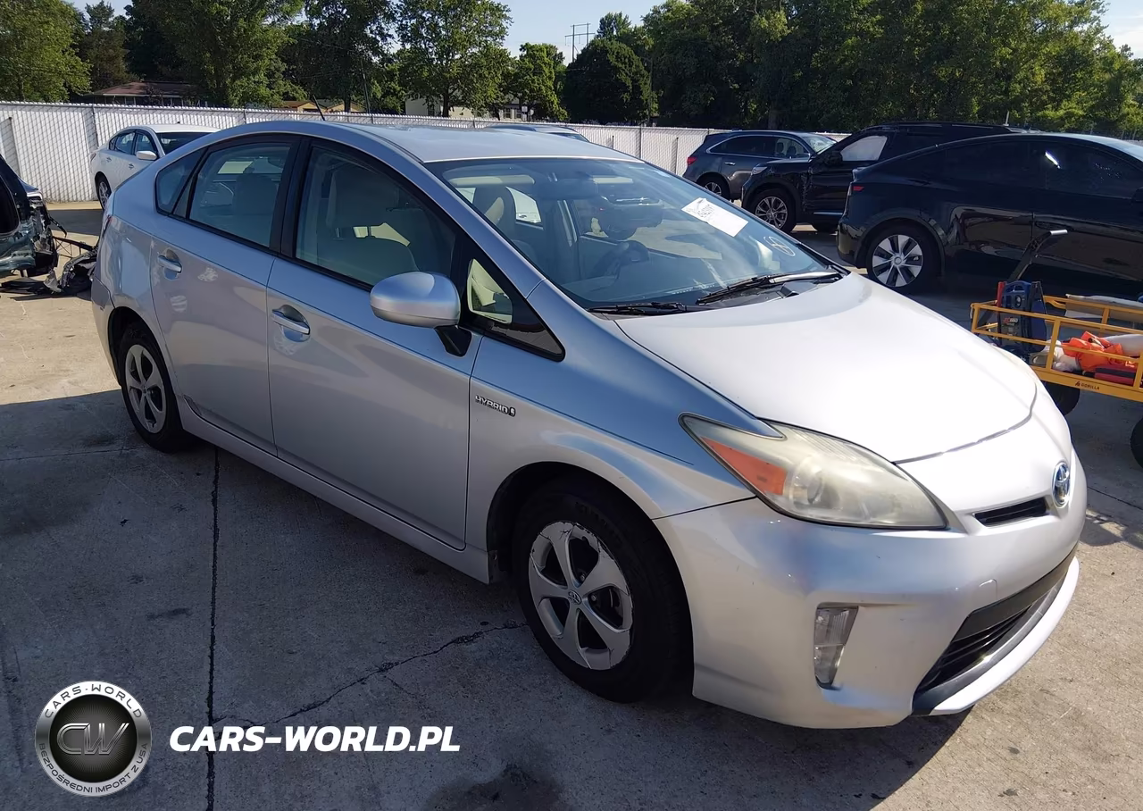 2014 Toyota Prius Three – zdjęcie 1 z 17