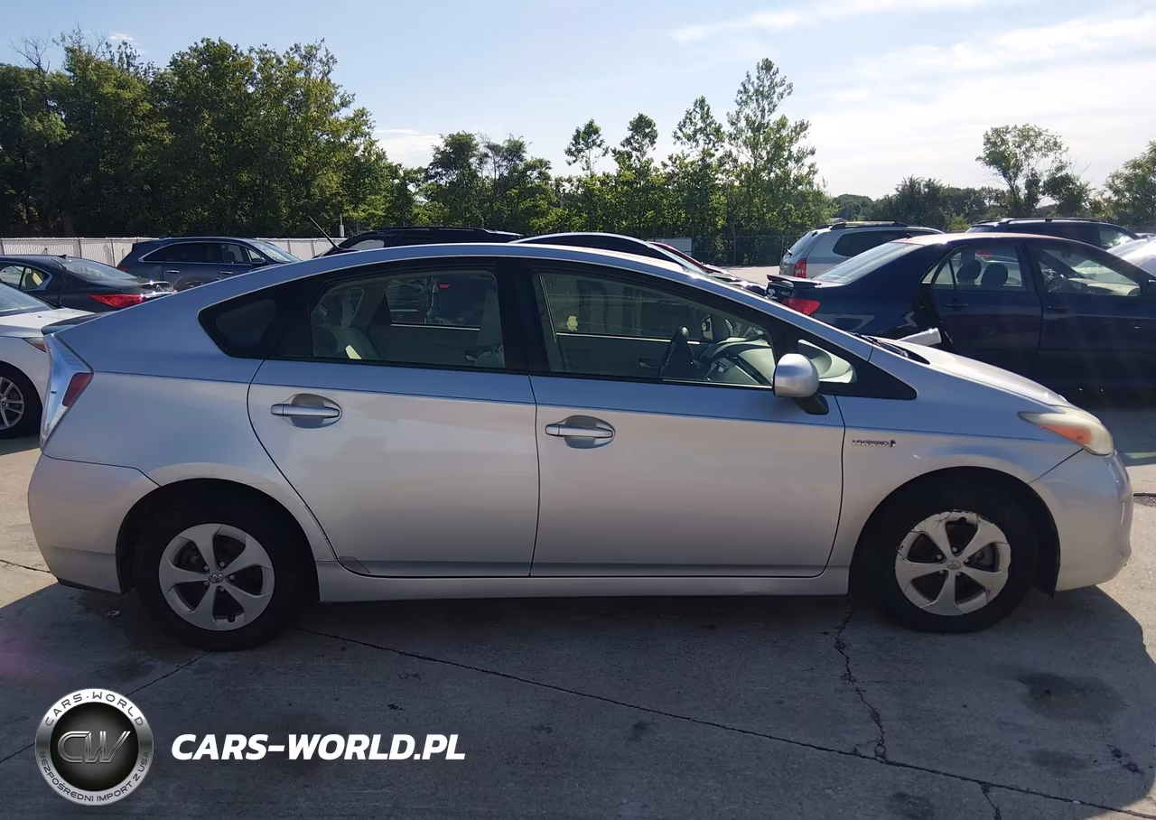 2014 Toyota Prius Three VIN:JTDKN3DU5E1739715 - 13
