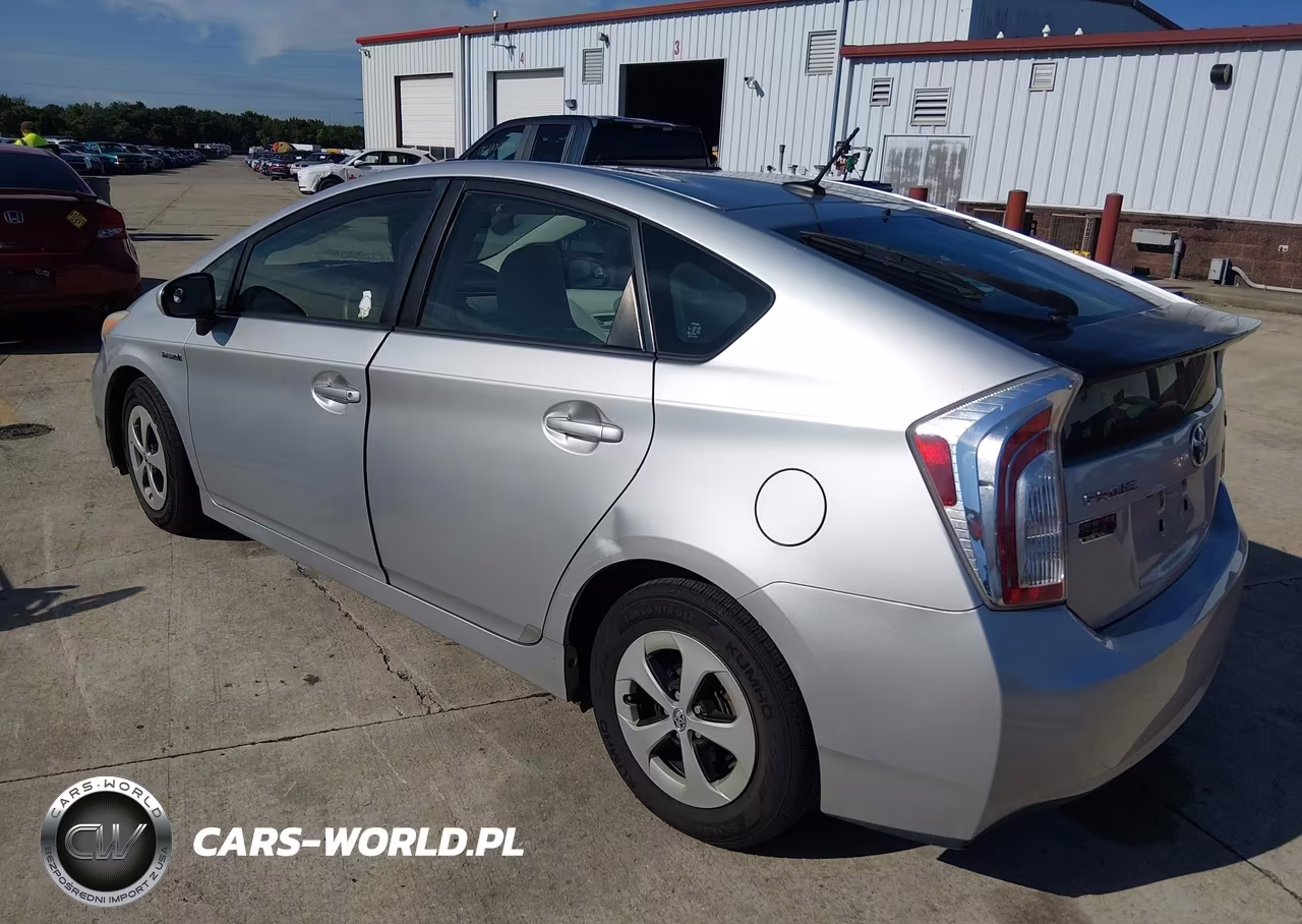 2014 Toyota Prius Three VIN:JTDKN3DU5E1739715 - 3