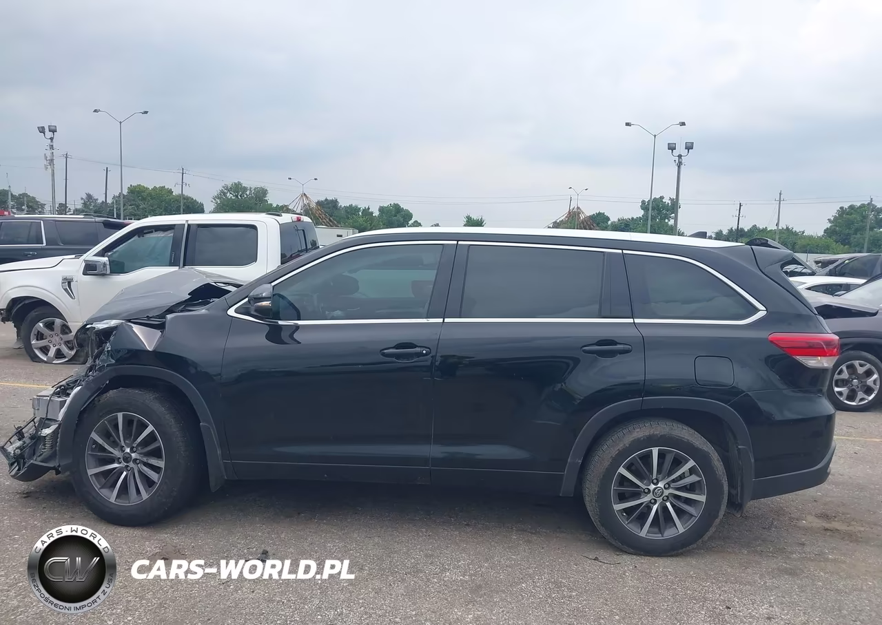 2018 Toyota Highlander Xle VIN:5TDKZRFH2JS537712 - 14