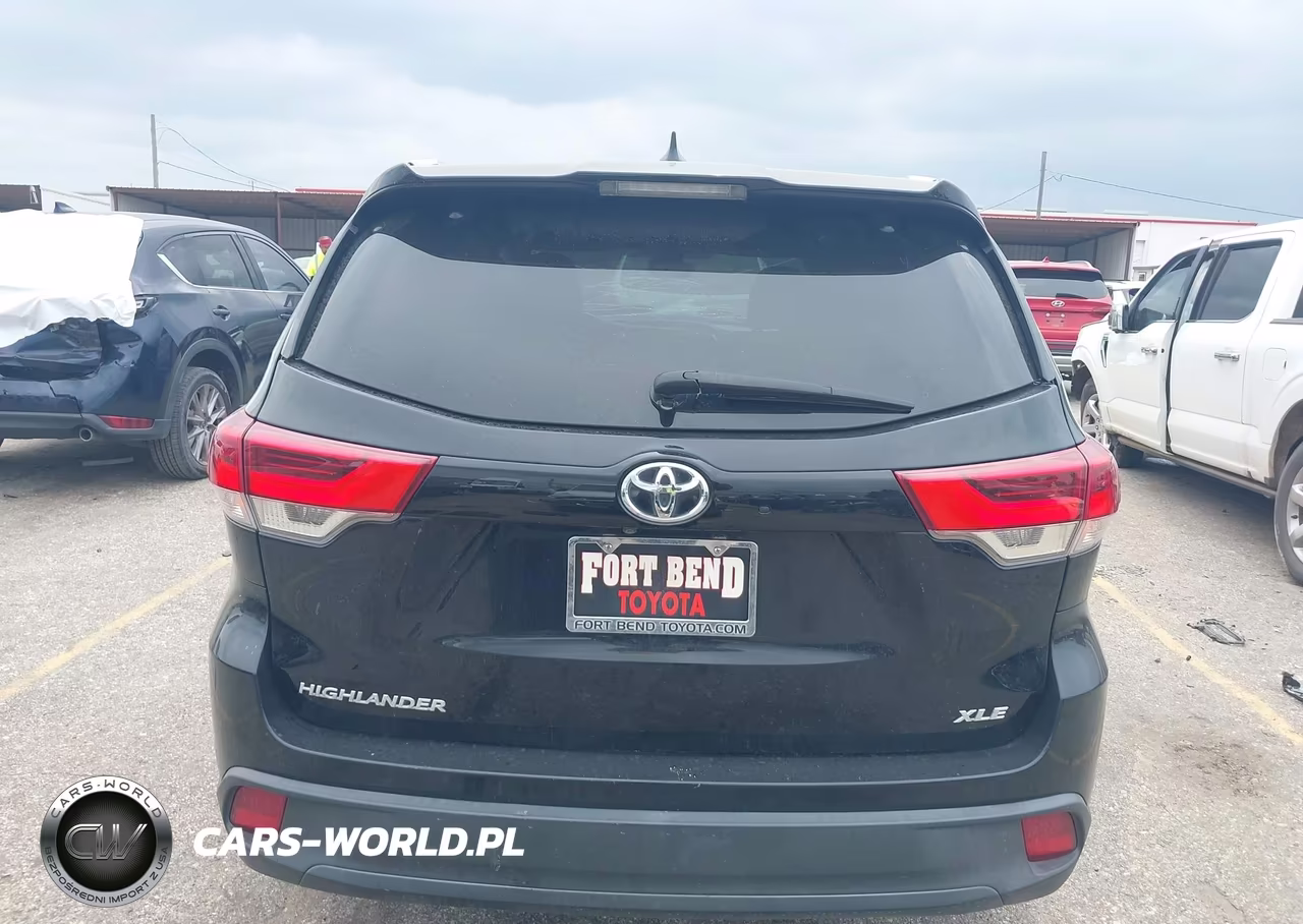 2018 Toyota Highlander Xle VIN:5TDKZRFH2JS537712 - 16