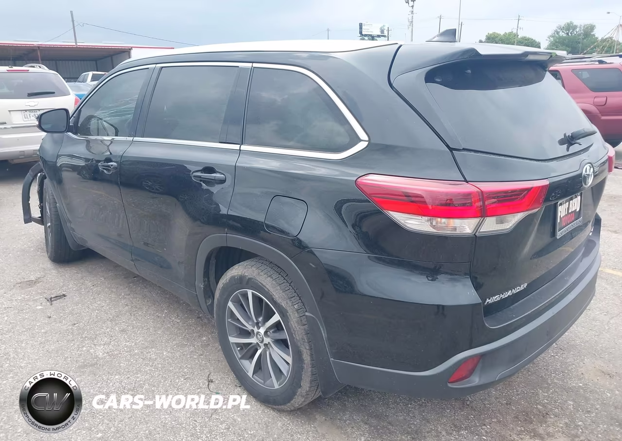 2018 Toyota Highlander Xle VIN:5TDKZRFH2JS537712 - 3